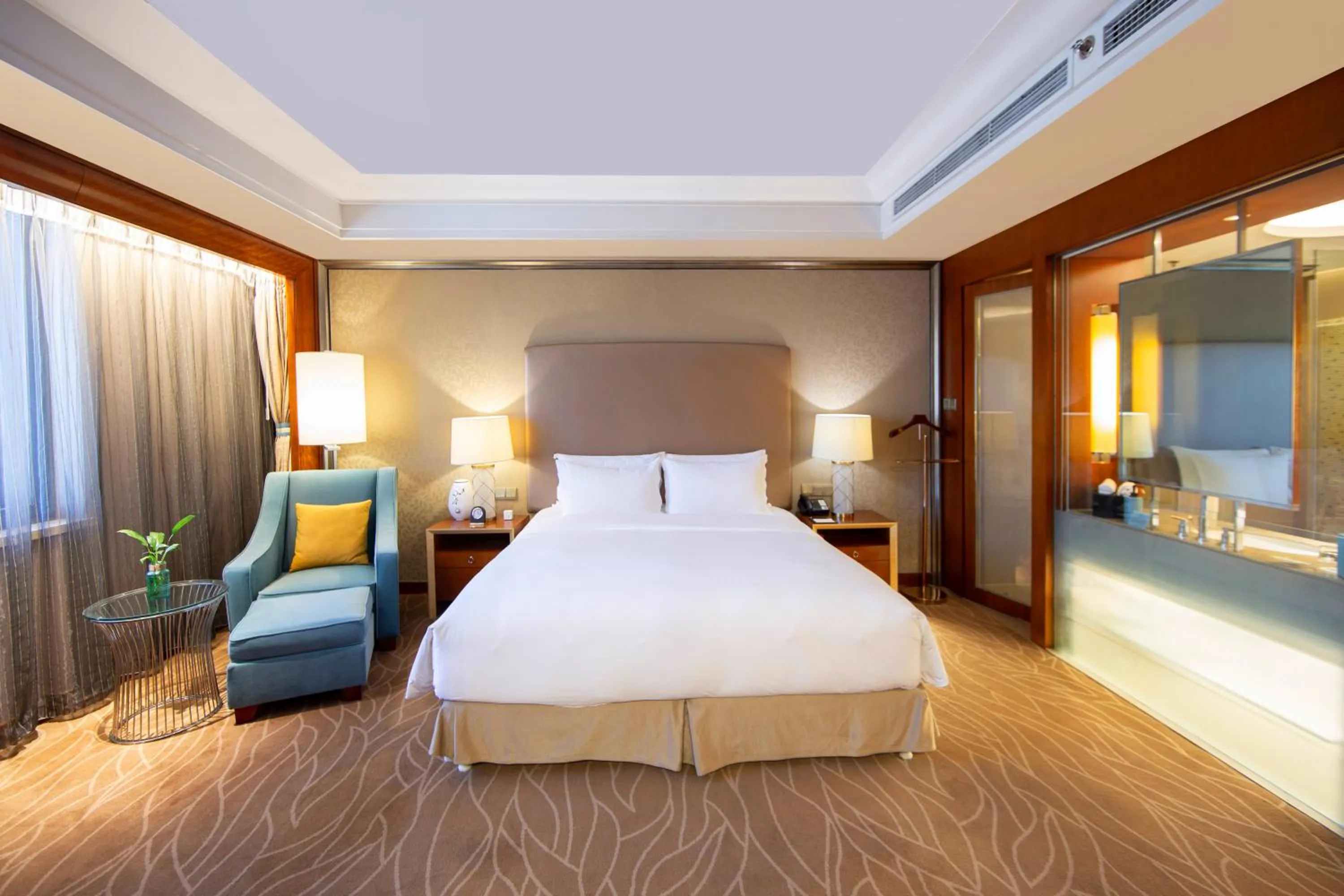 Bedroom, Bed in Sofitel Harbin