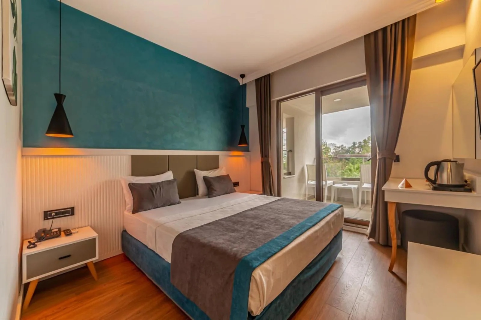 Massage, Bed in Tema 242 Hotel