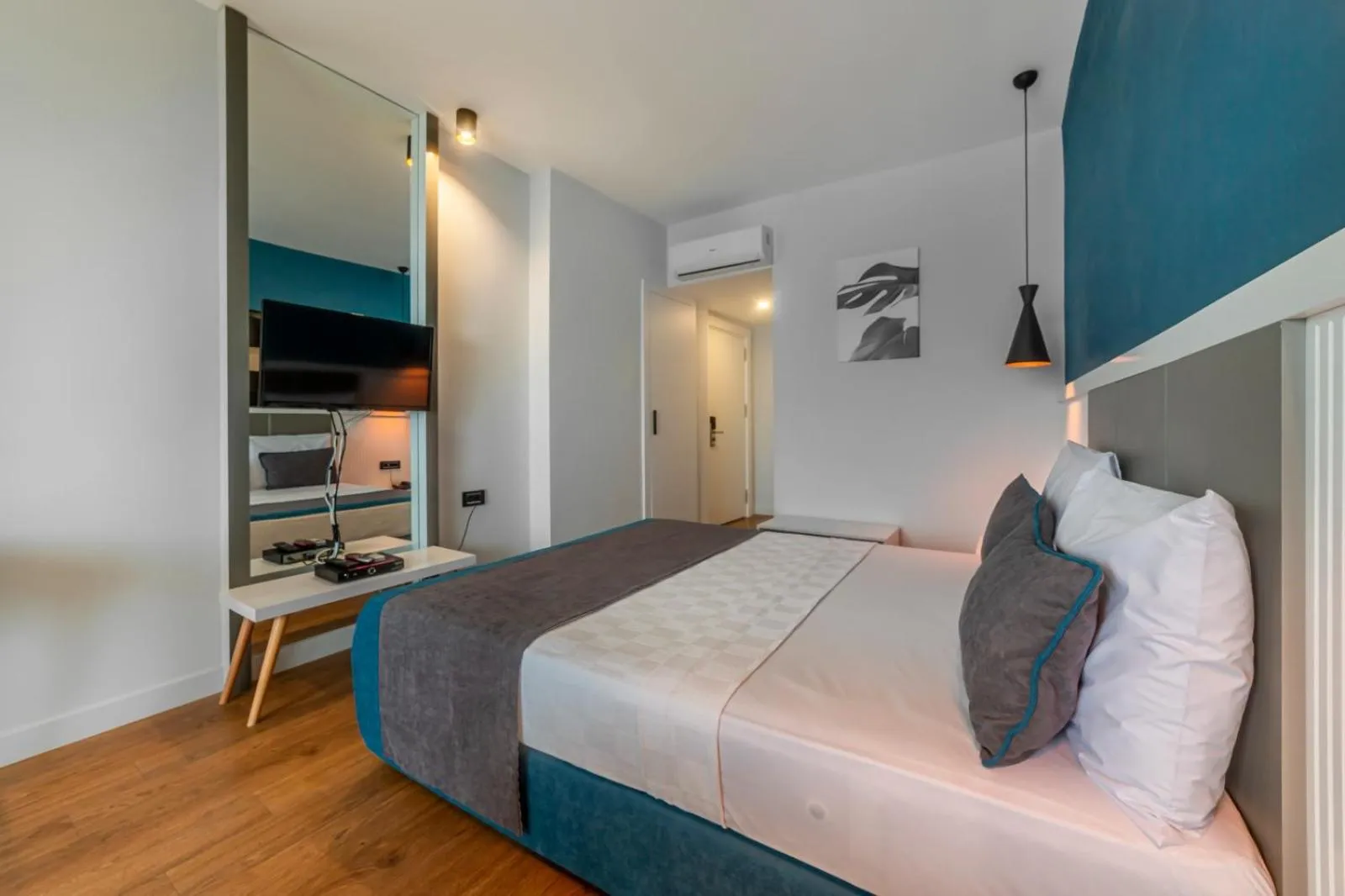 Sea view, Bed in Tema 242 Hotel