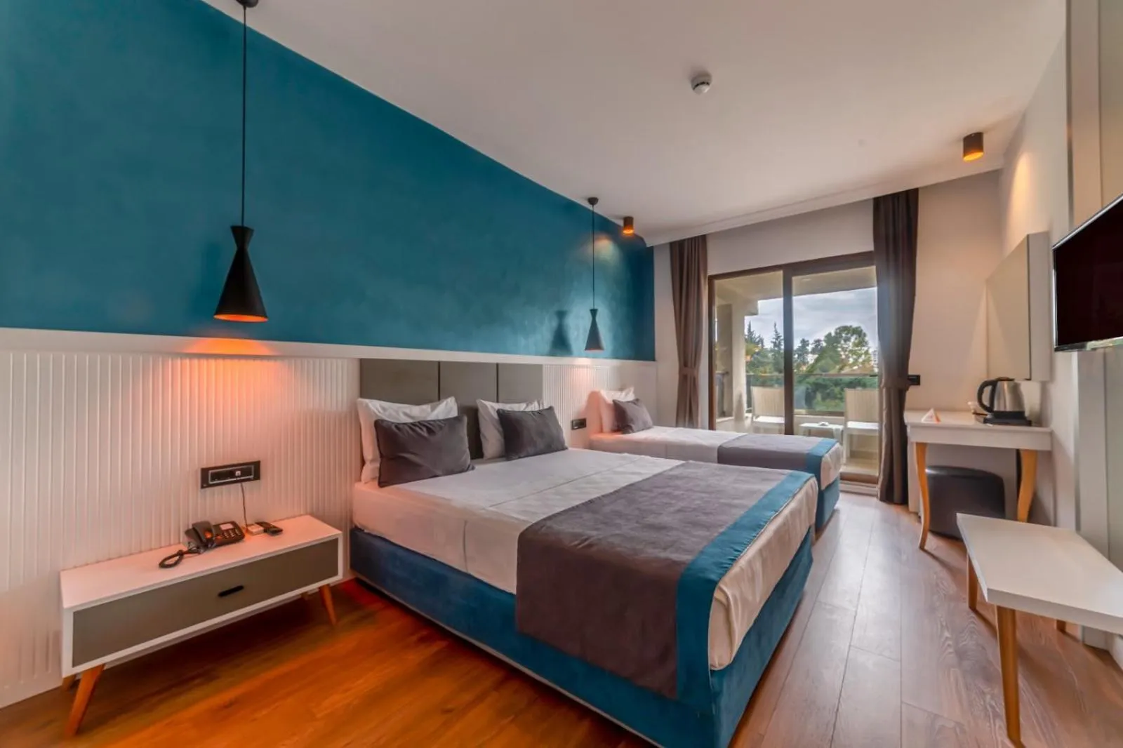 Family, Bed in Tema 242 Hotel