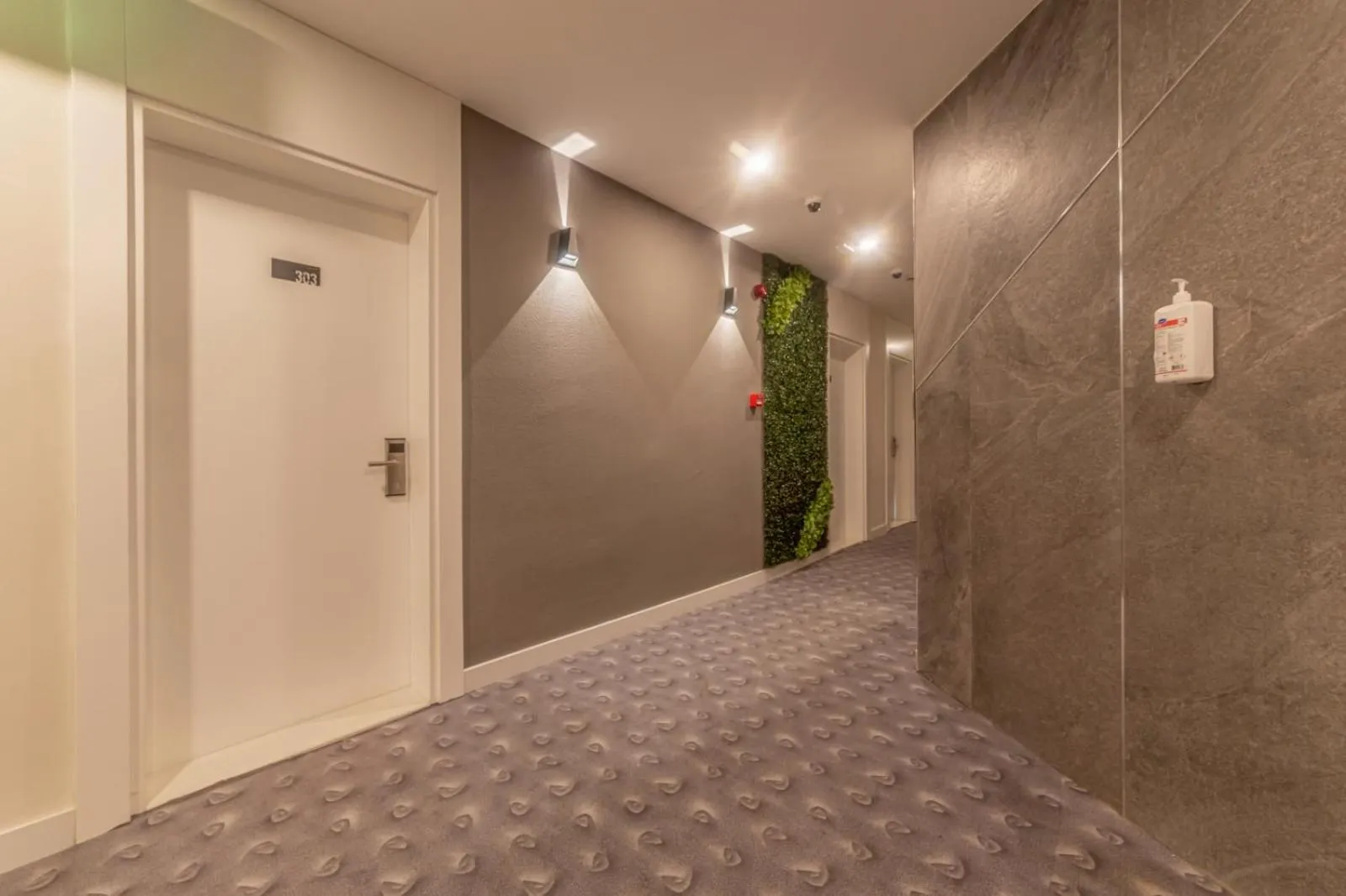 acessibility in Tema 242 Hotel