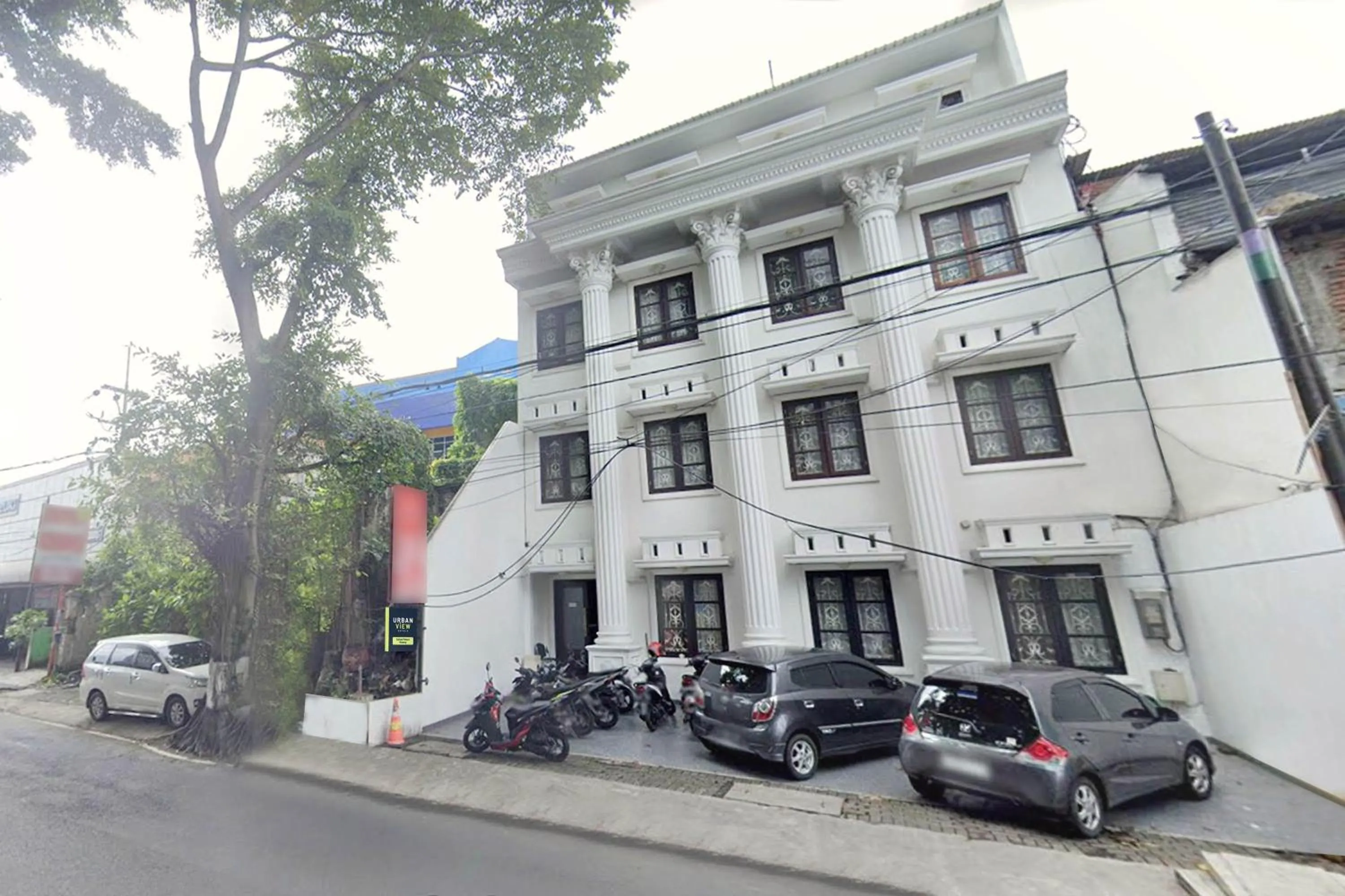 Property building in Urbanview Hotel Sultan Palace Malang by RedDoorz