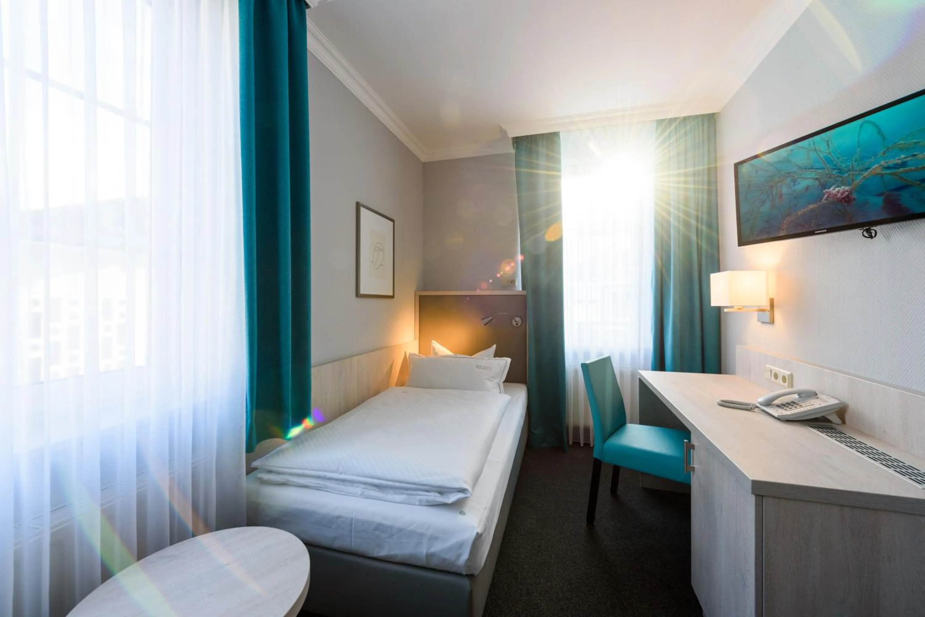 TV and multimedia, Bed in Hotel Braunschweiger Hof