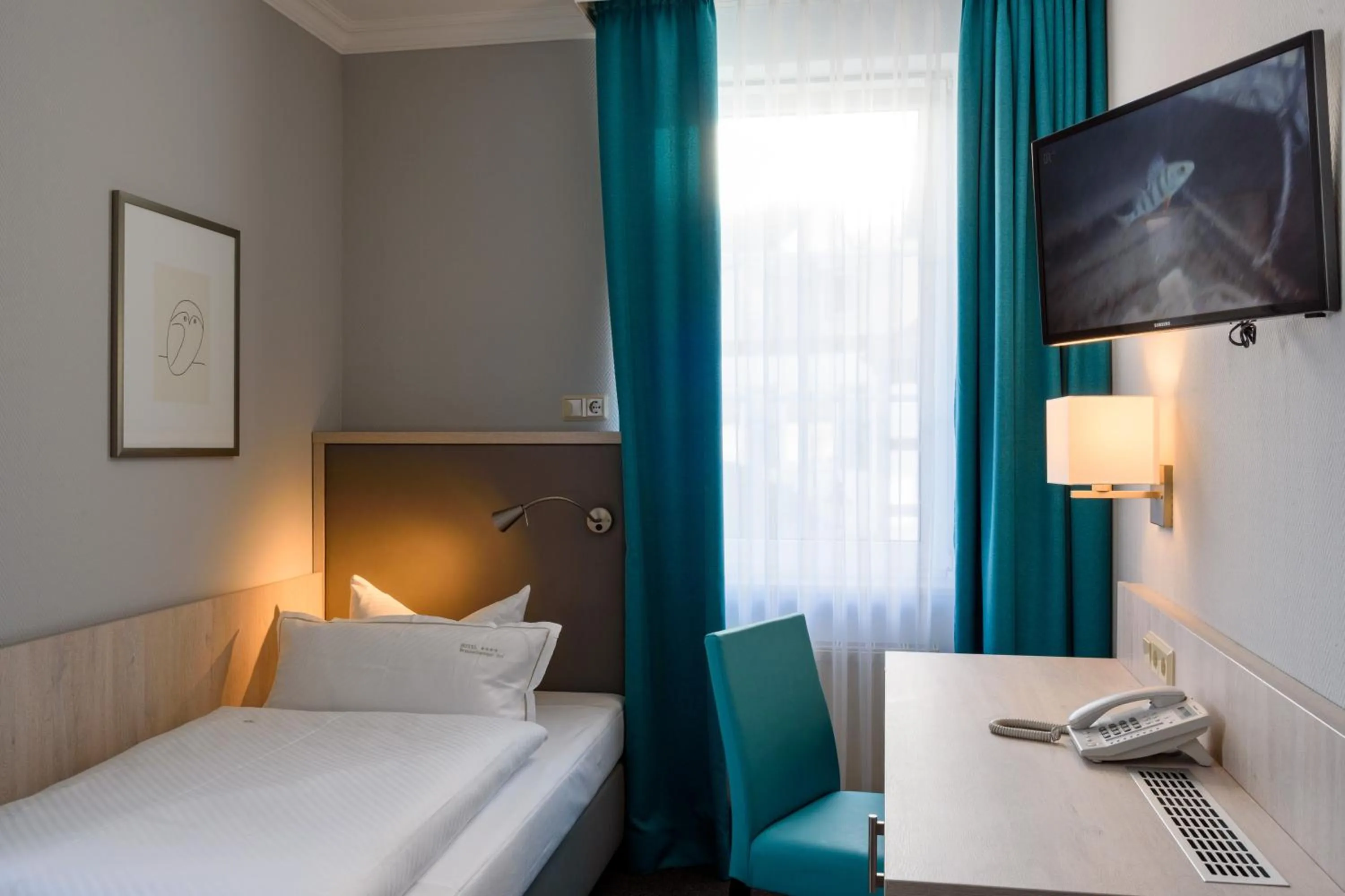 TV and multimedia, Bed in Hotel Braunschweiger Hof