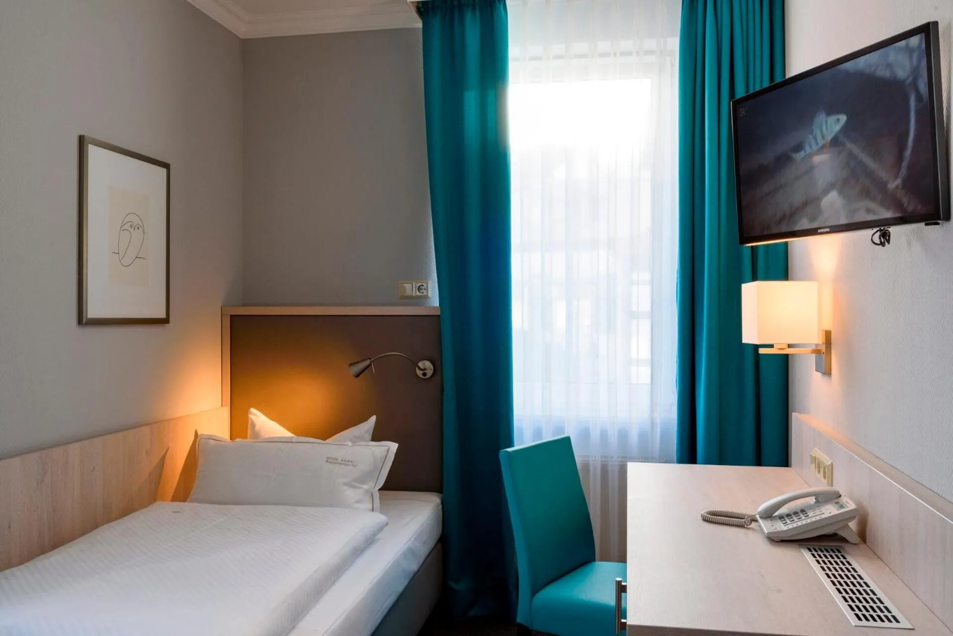 Bed in Hotel Braunschweiger Hof