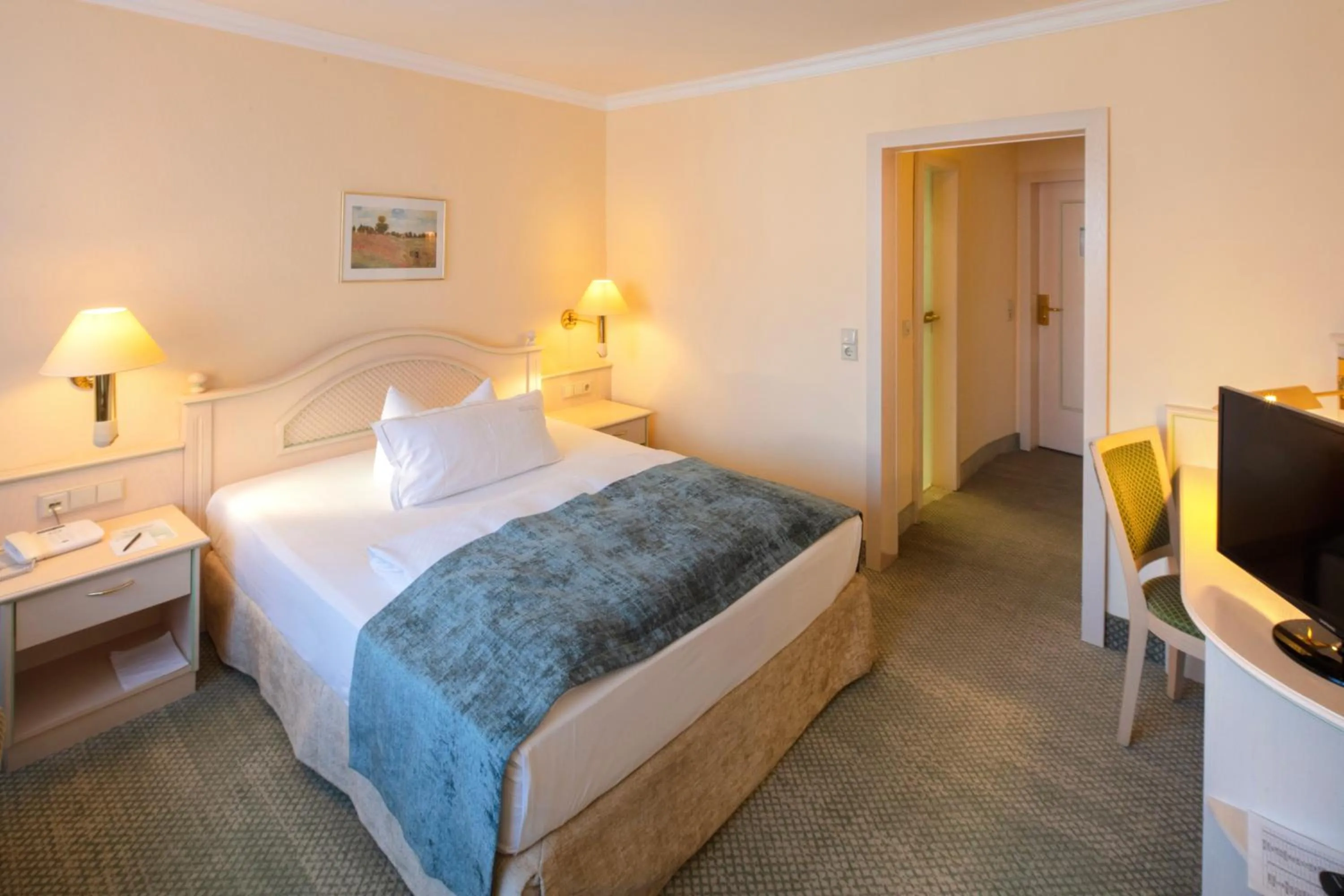 Bed in Hotel Braunschweiger Hof