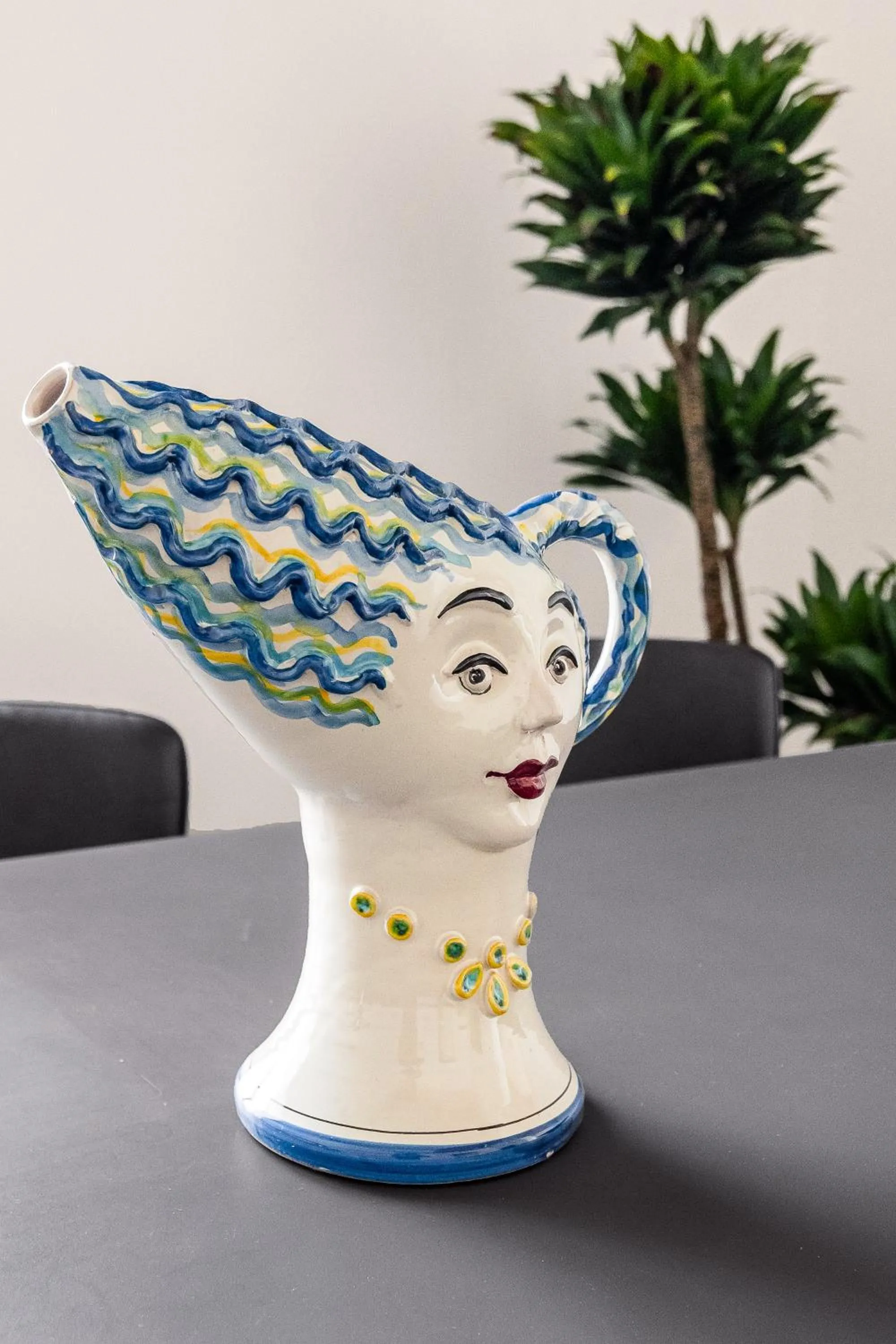 Decorative detail in Creuza De Ma