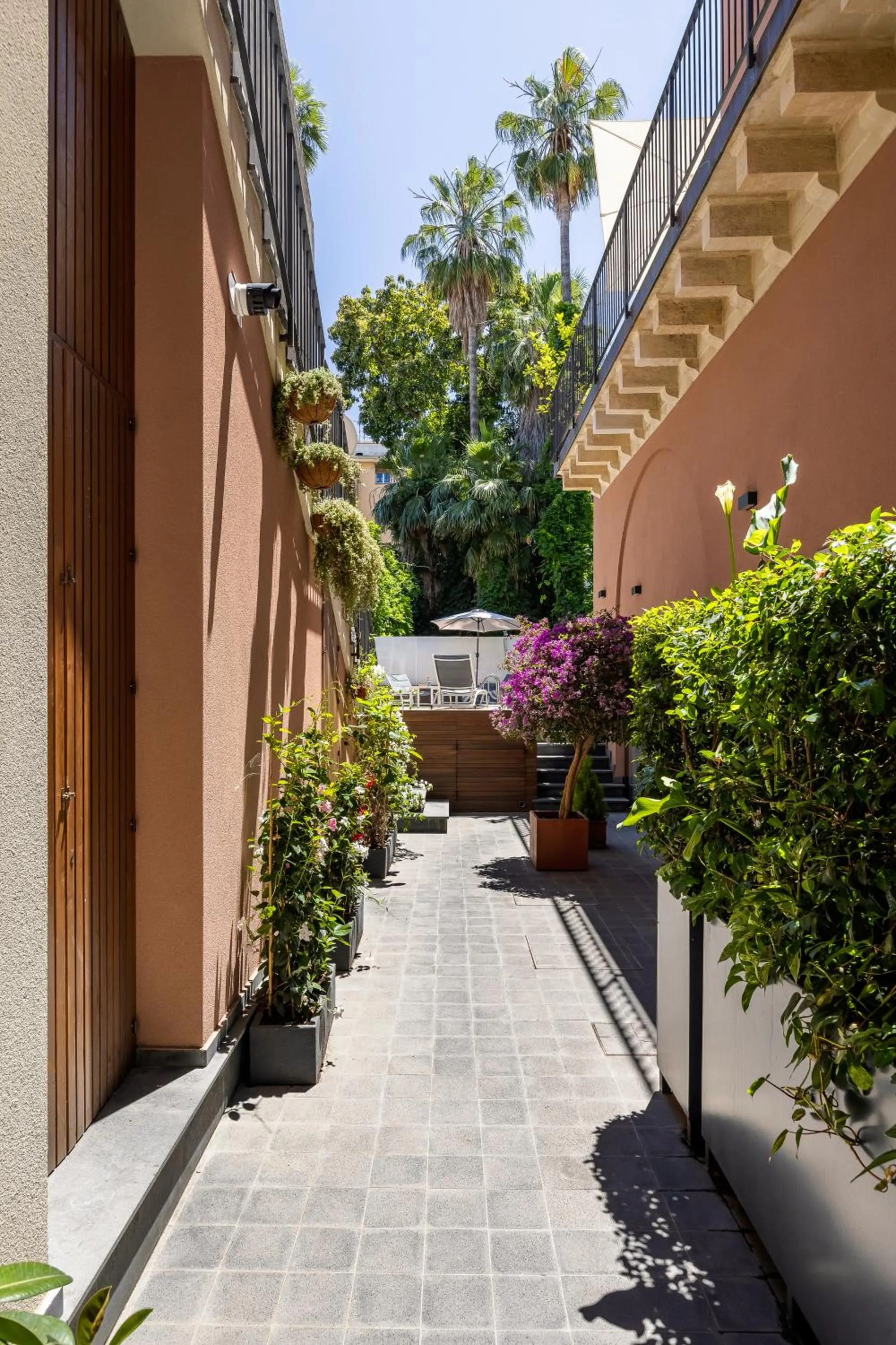 Property building in Creuza De Ma