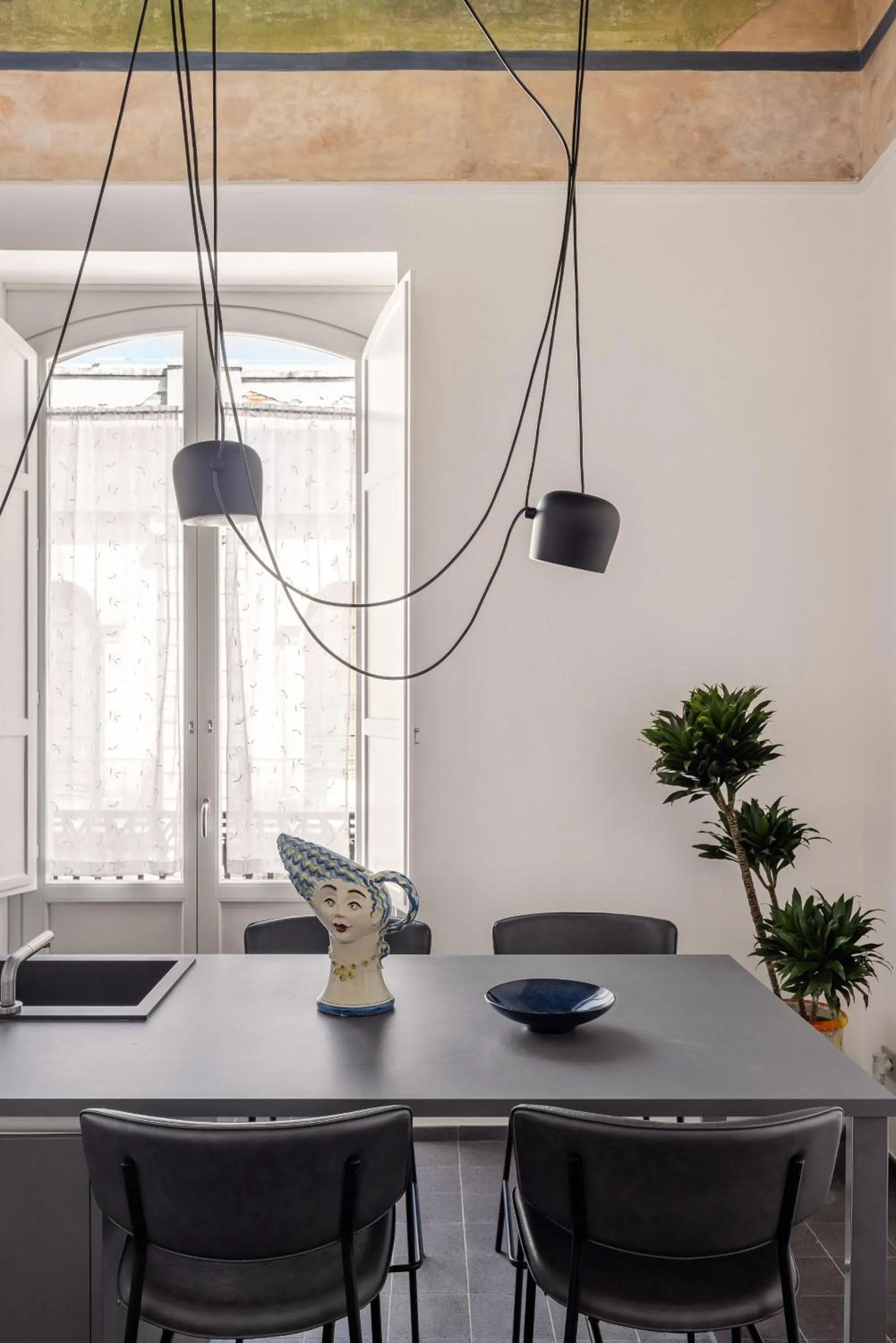 Decorative detail in Creuza De Ma