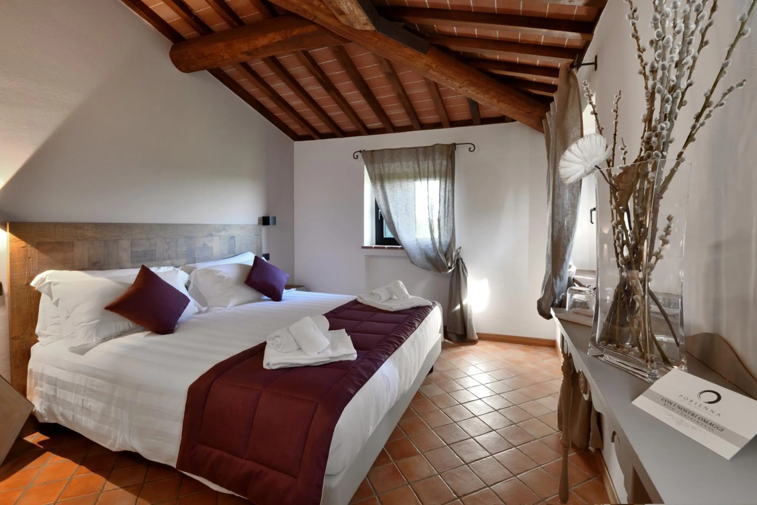 Photo of the whole room, Bed in Porsenna Resort