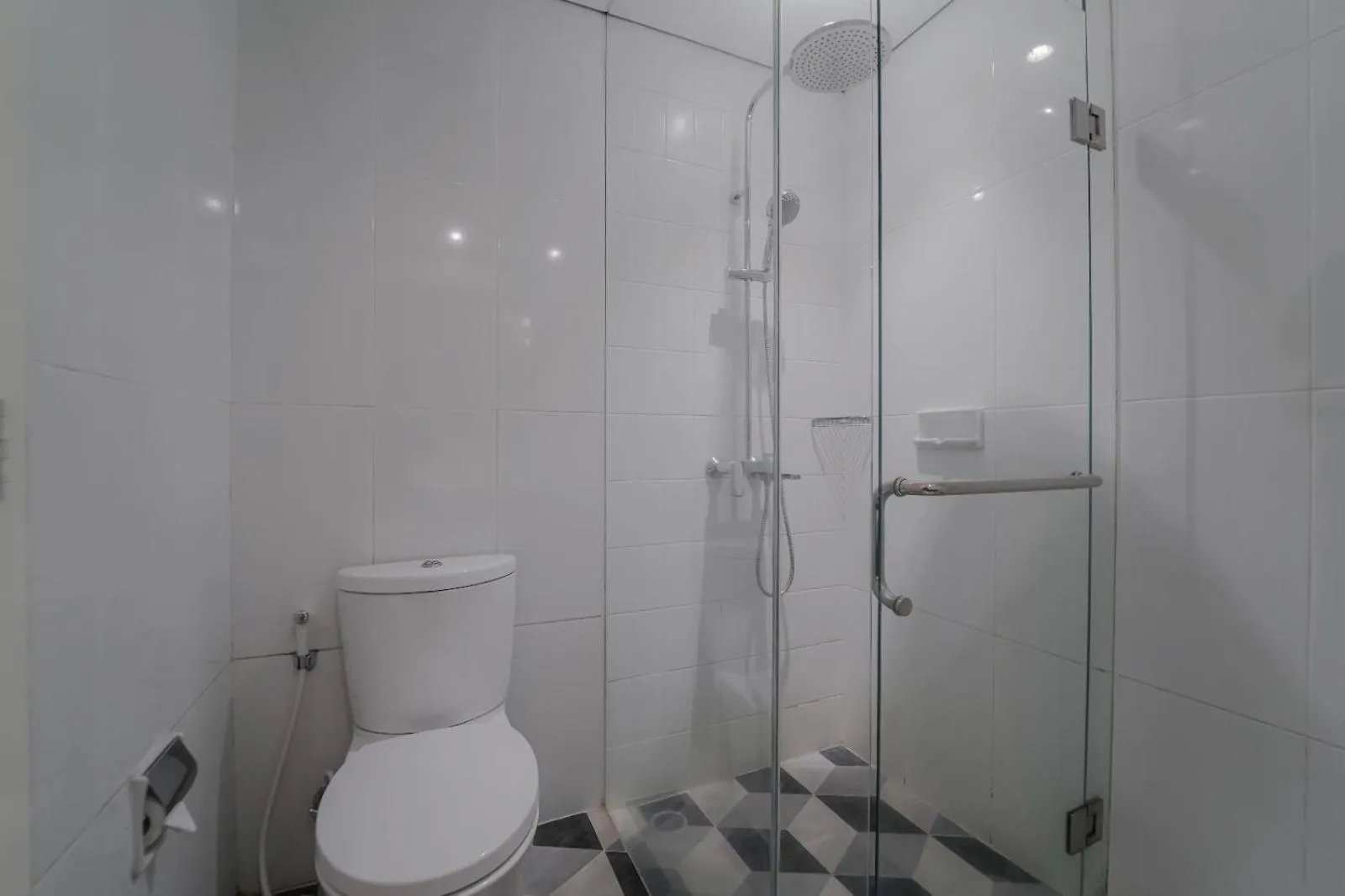 Shower in Patra Bandung Hotel