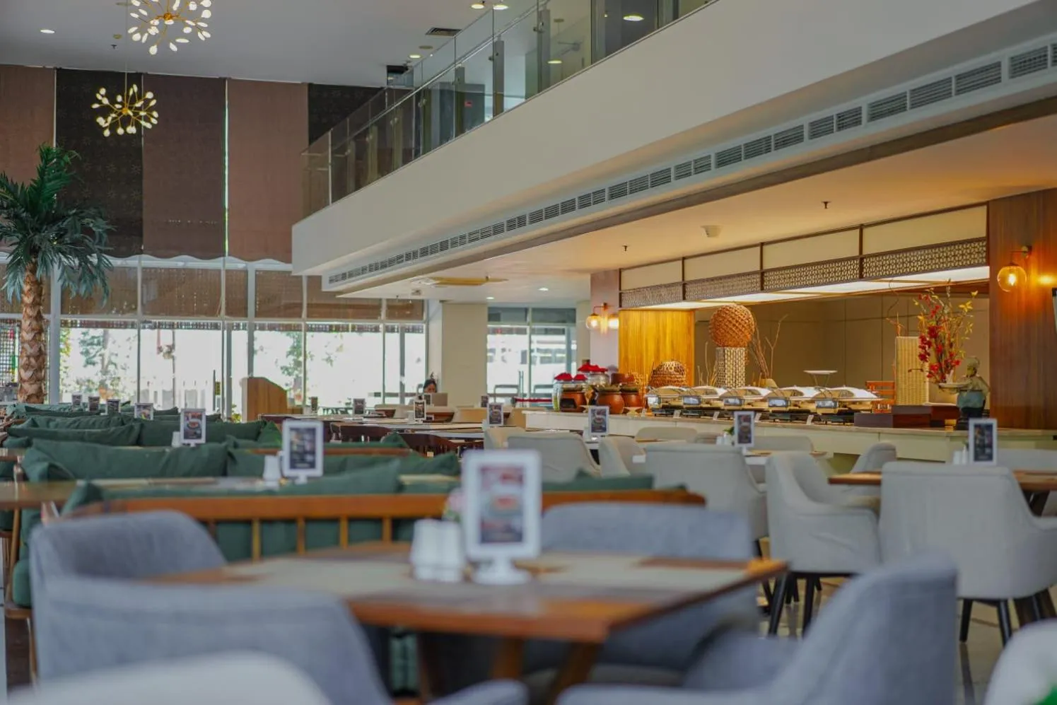 Restaurant/places to eat in Patra Bandung Hotel