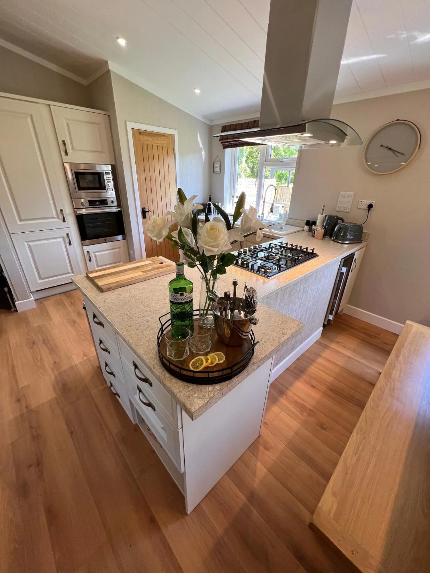 Kitchen or kitchenette in Hollicarrs - Dragonfly Lodge