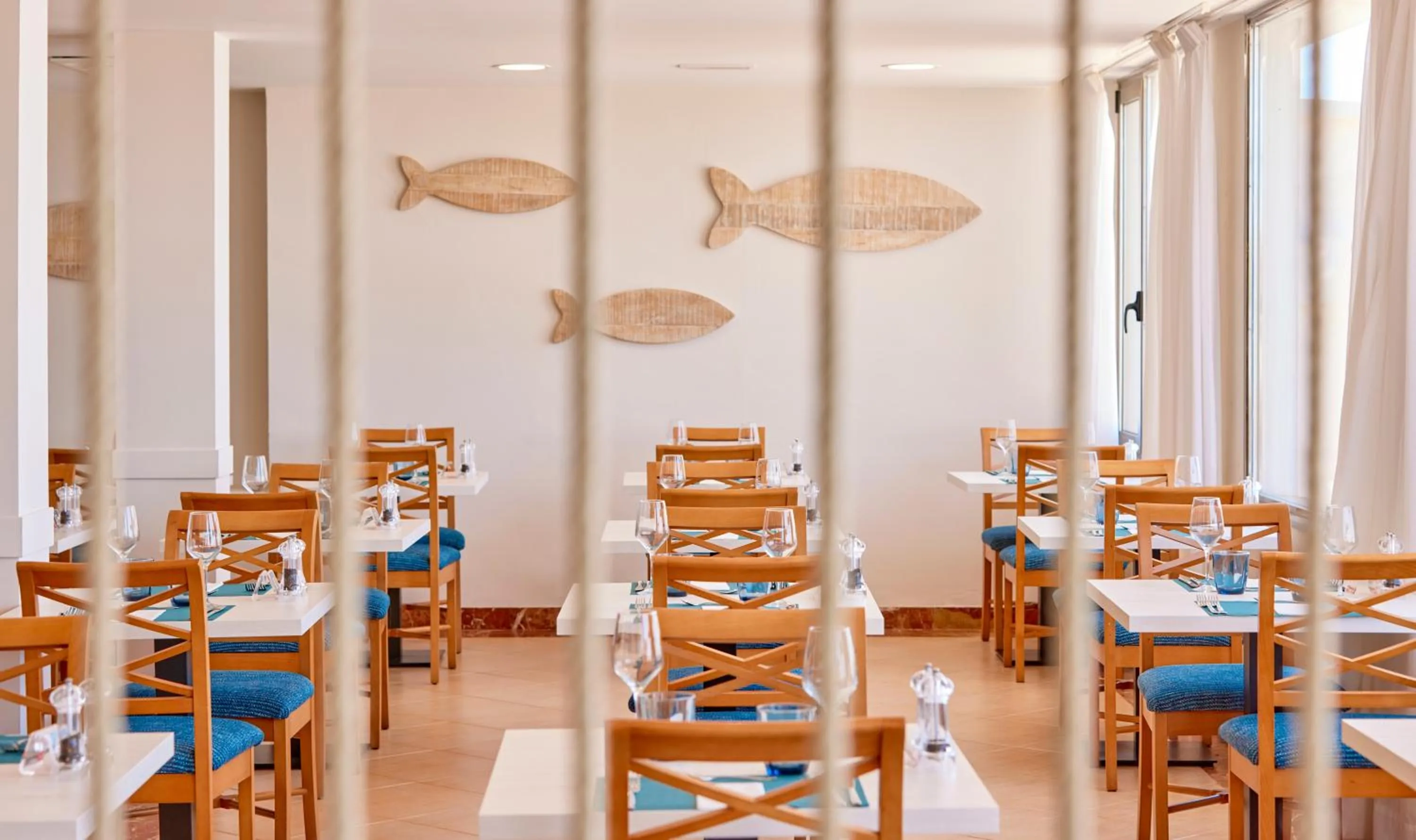 Restaurant/places to eat in Universal Hotel Marqués