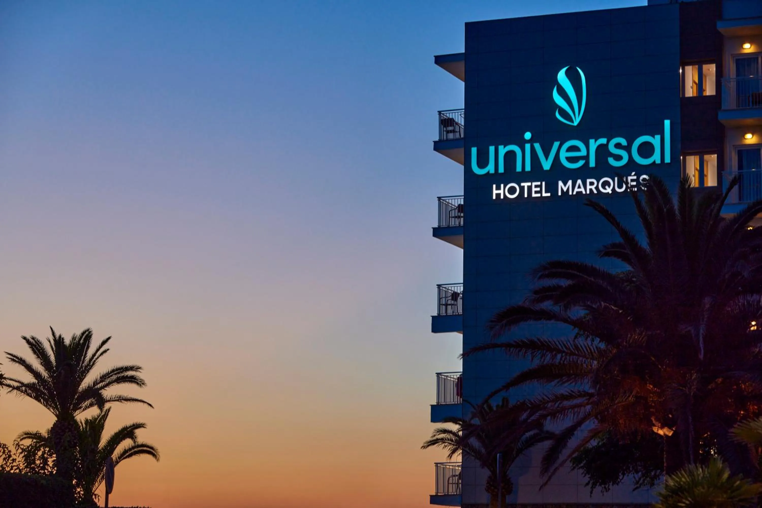 Facade/entrance in Universal Hotel Marqués