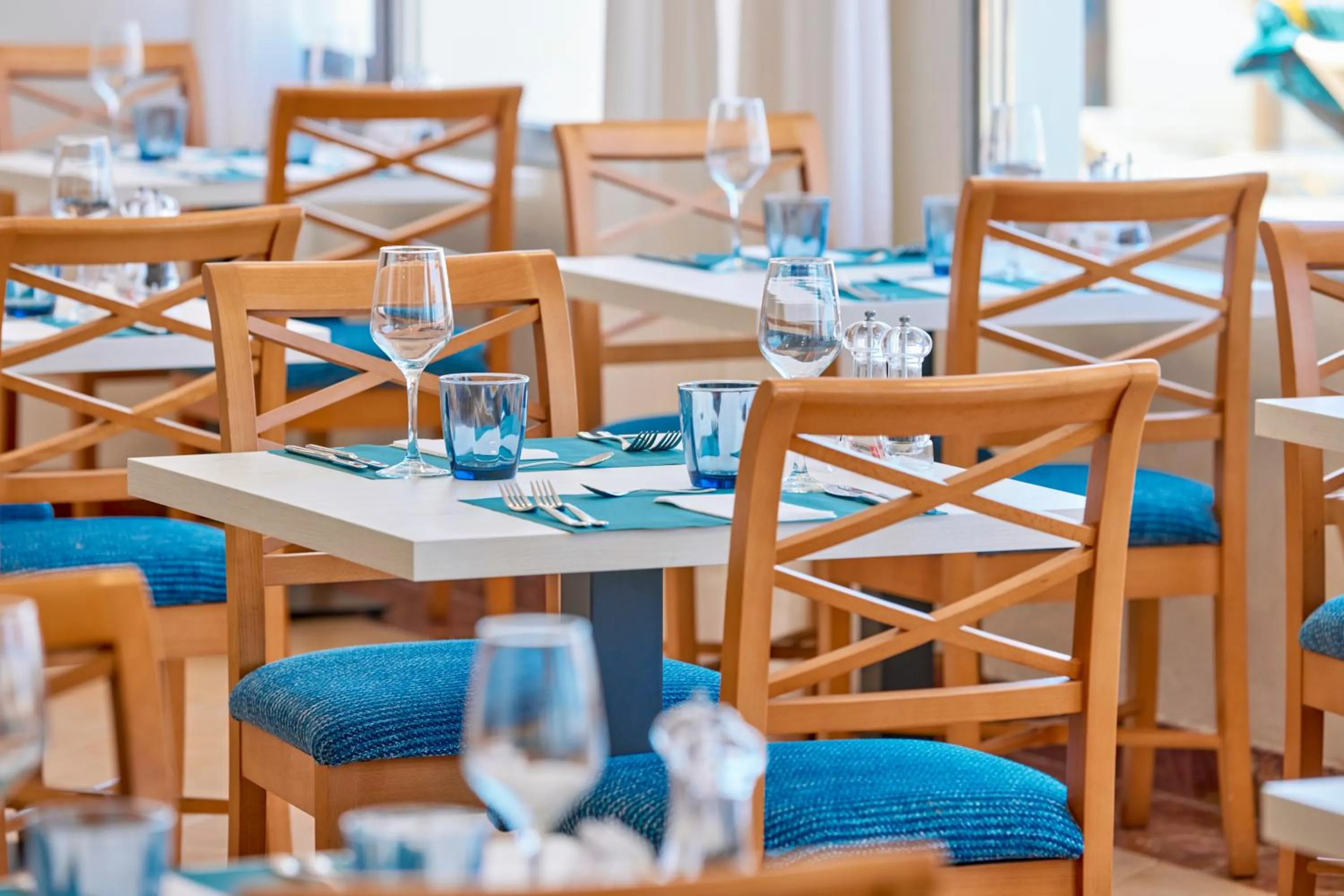 Restaurant/places to eat in Universal Hotel Marqués