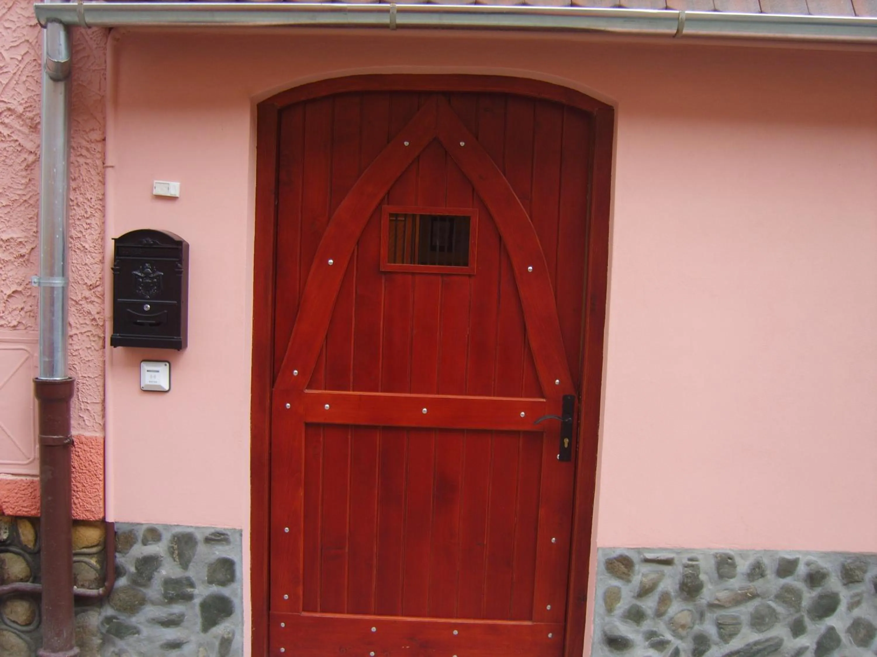 Decorative detail in Pensiunea Podul Minciunilor