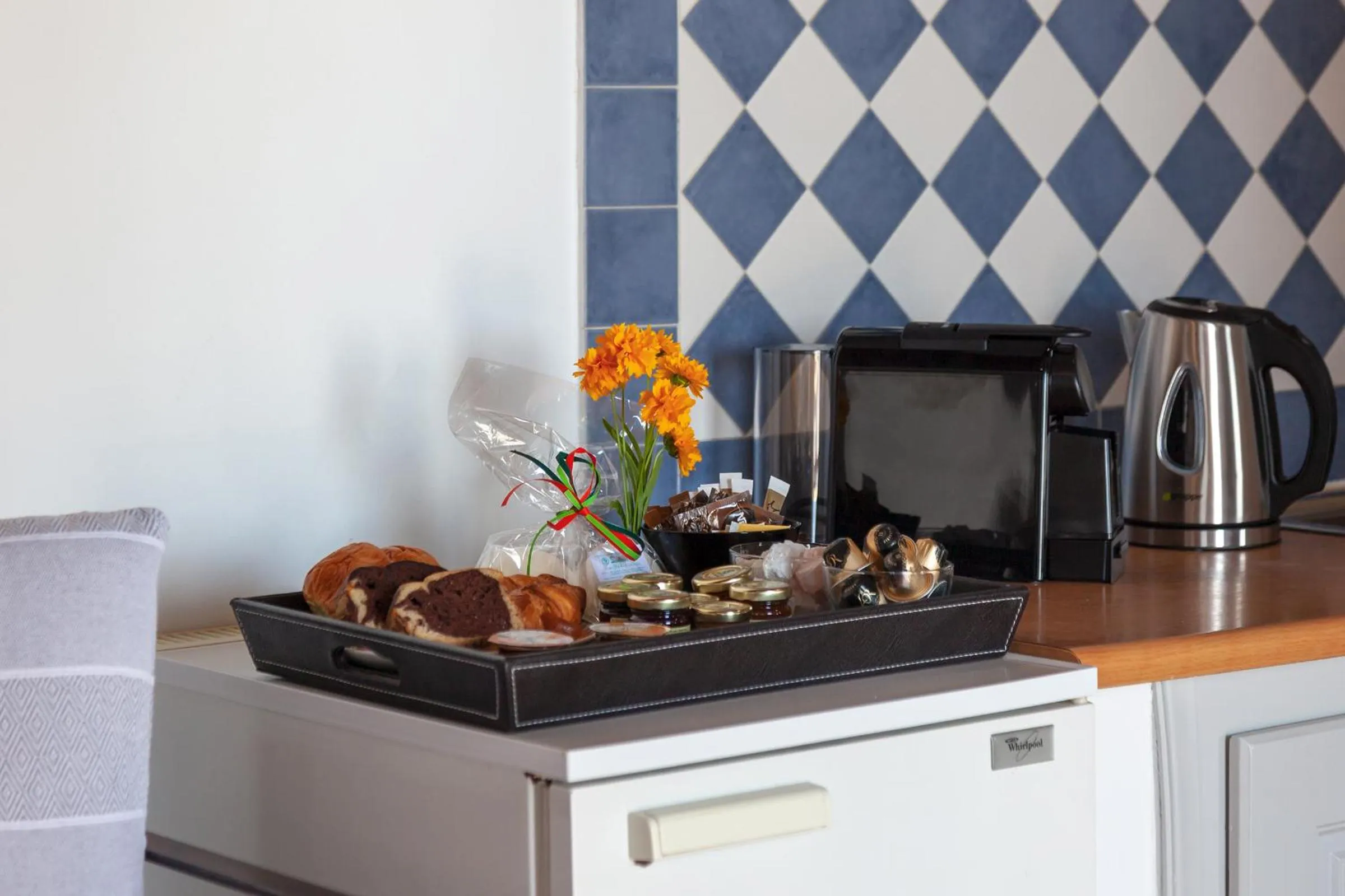 Coffee/tea facilities in Cochili Rooms & Apartments