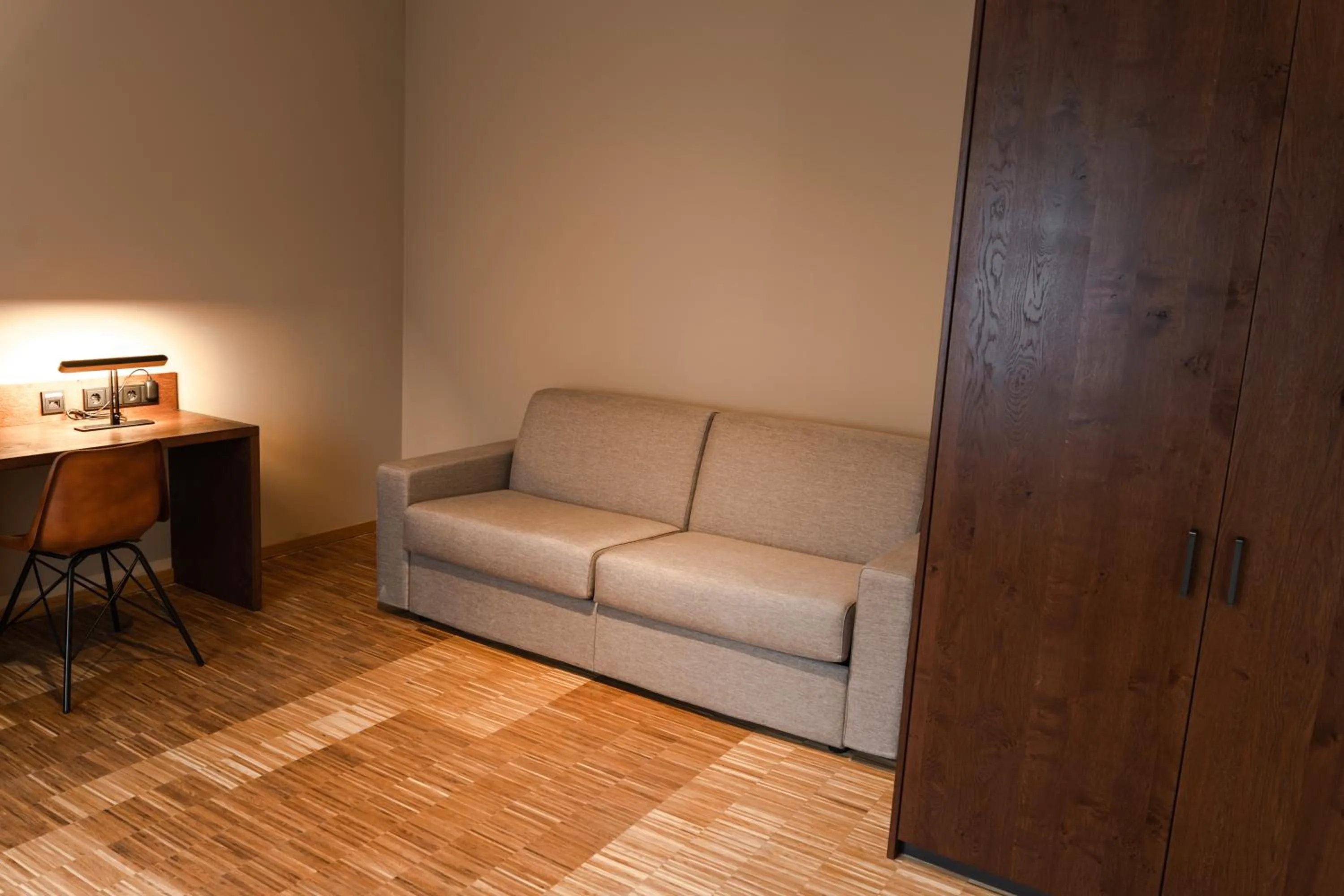 Seating area in Cavallestro Deluxe