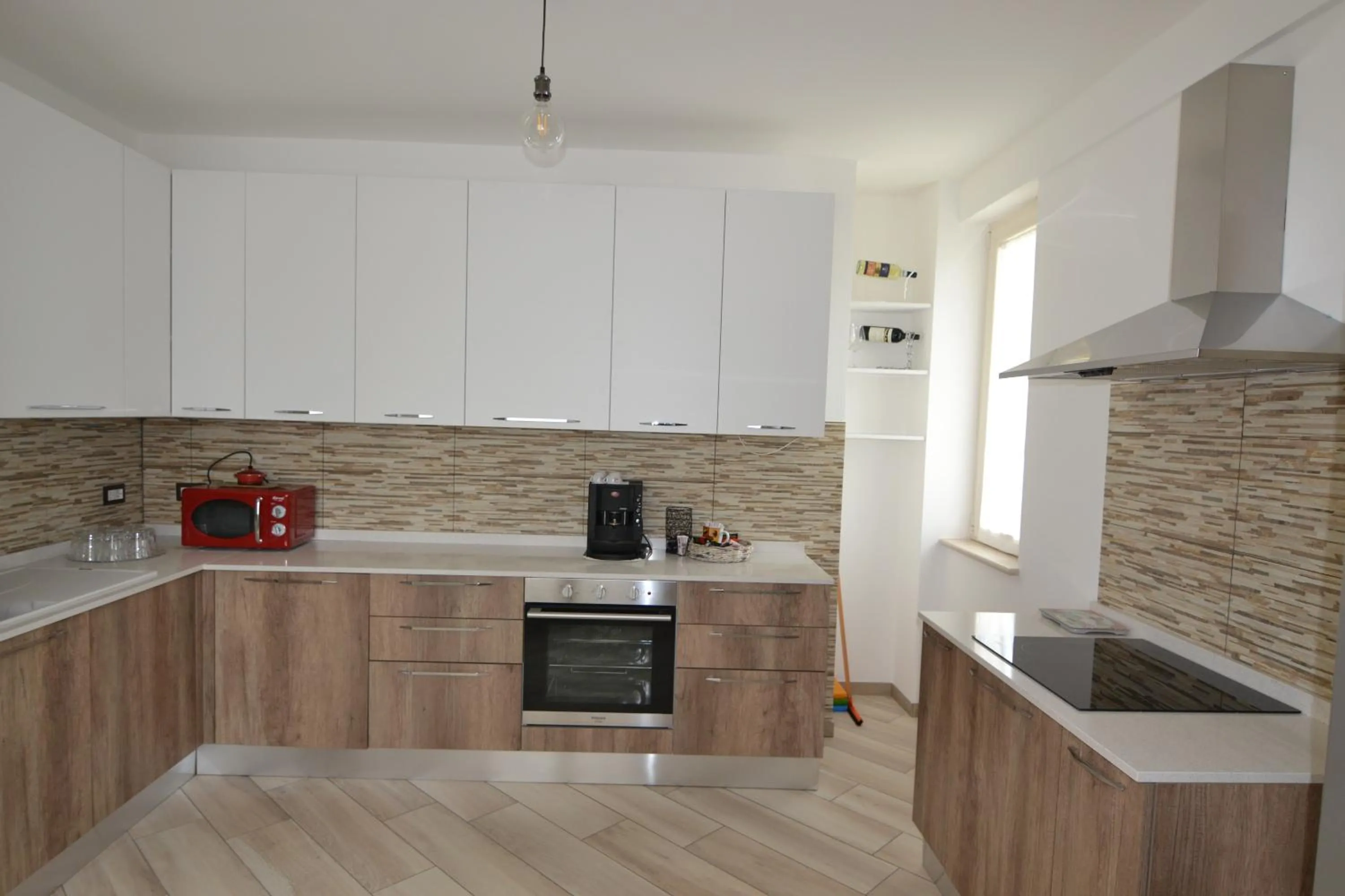 Communal kitchen in B&B Canavaccio