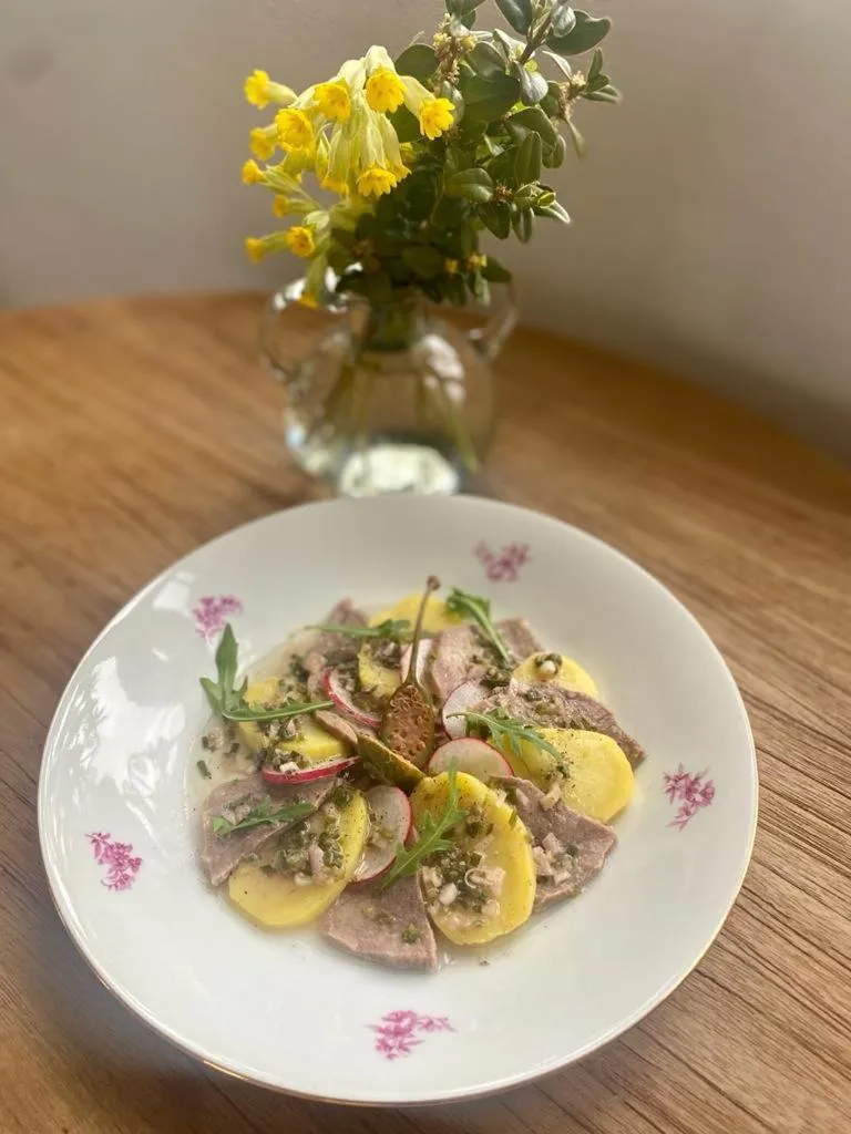 Restaurant/places to eat in Pilguse Residency