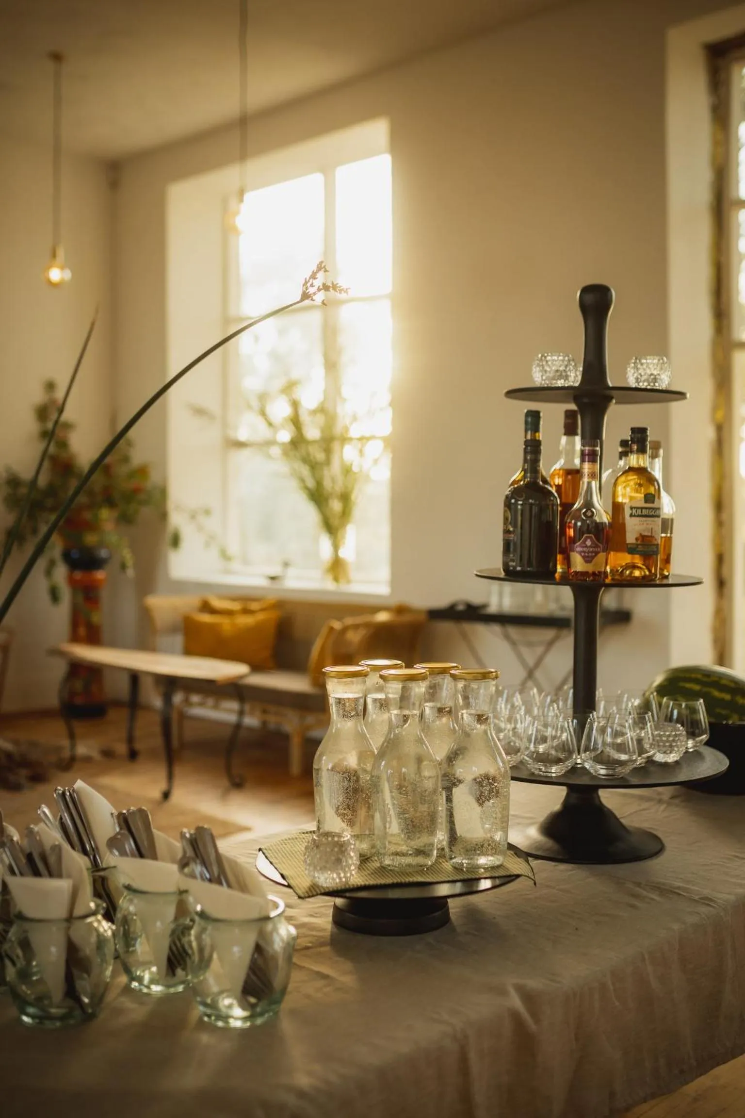 Restaurant/places to eat in Pilguse Residency