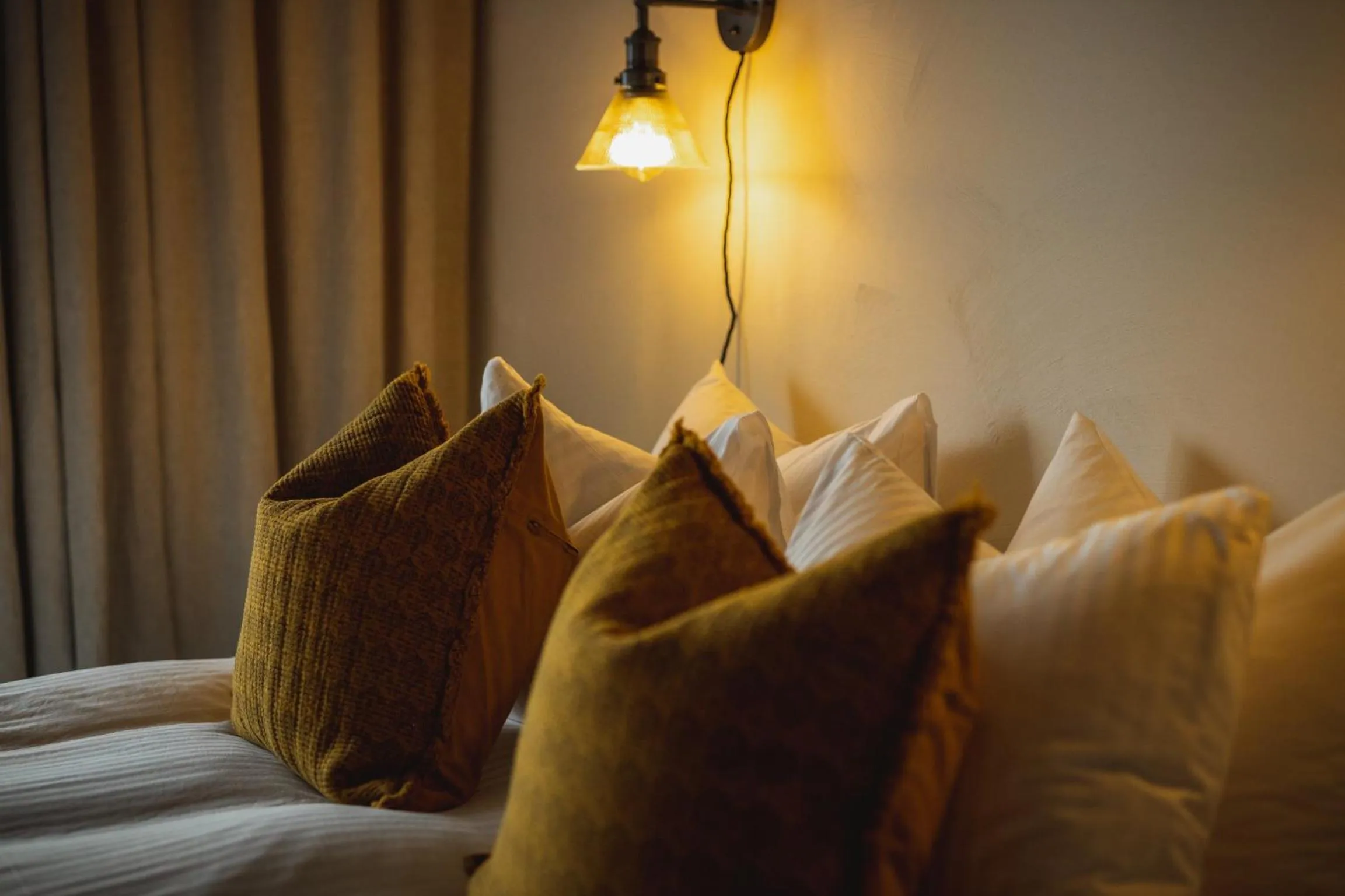 Bed in Pilguse Residency