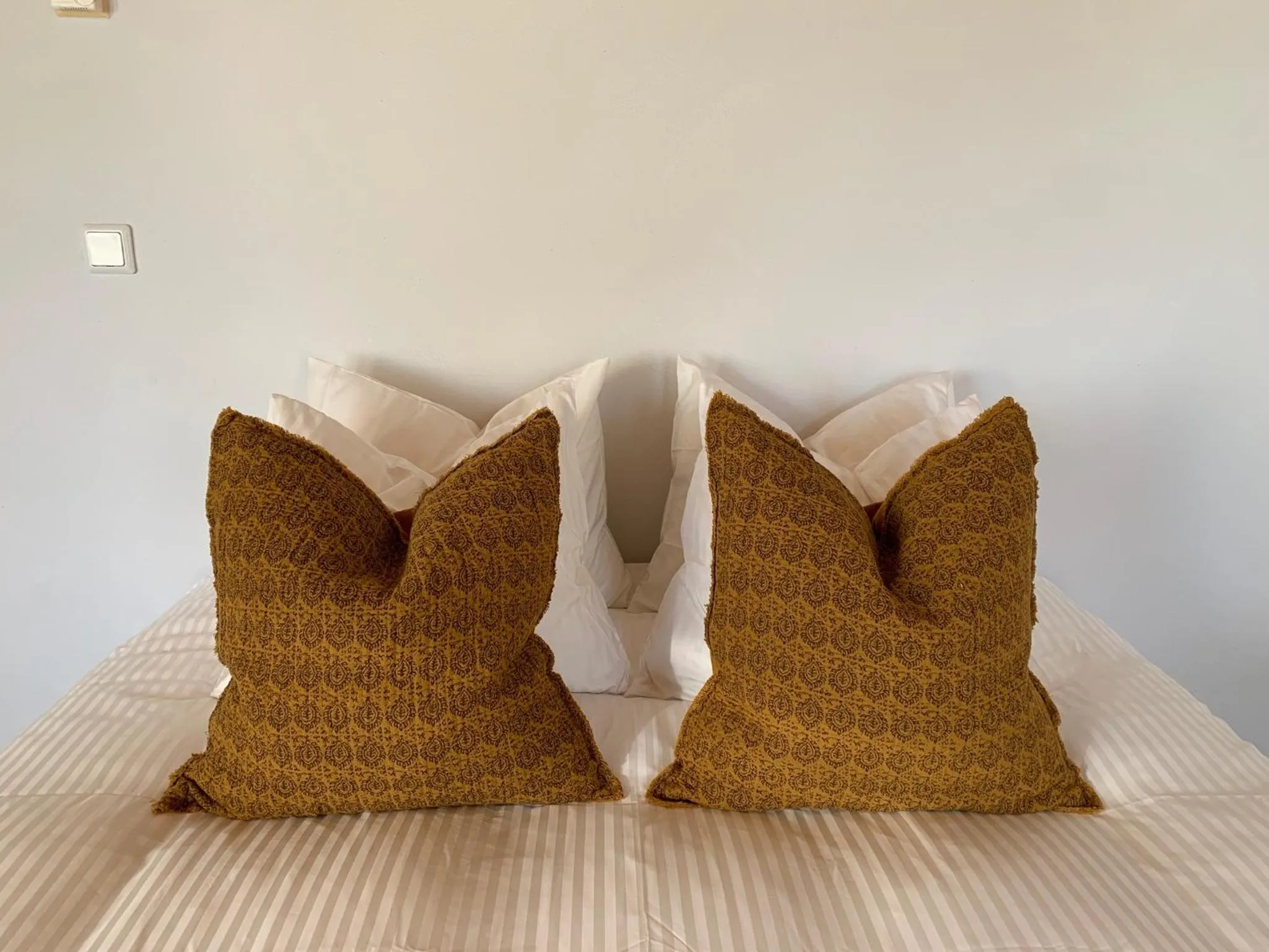 Bed in Pilguse Residency