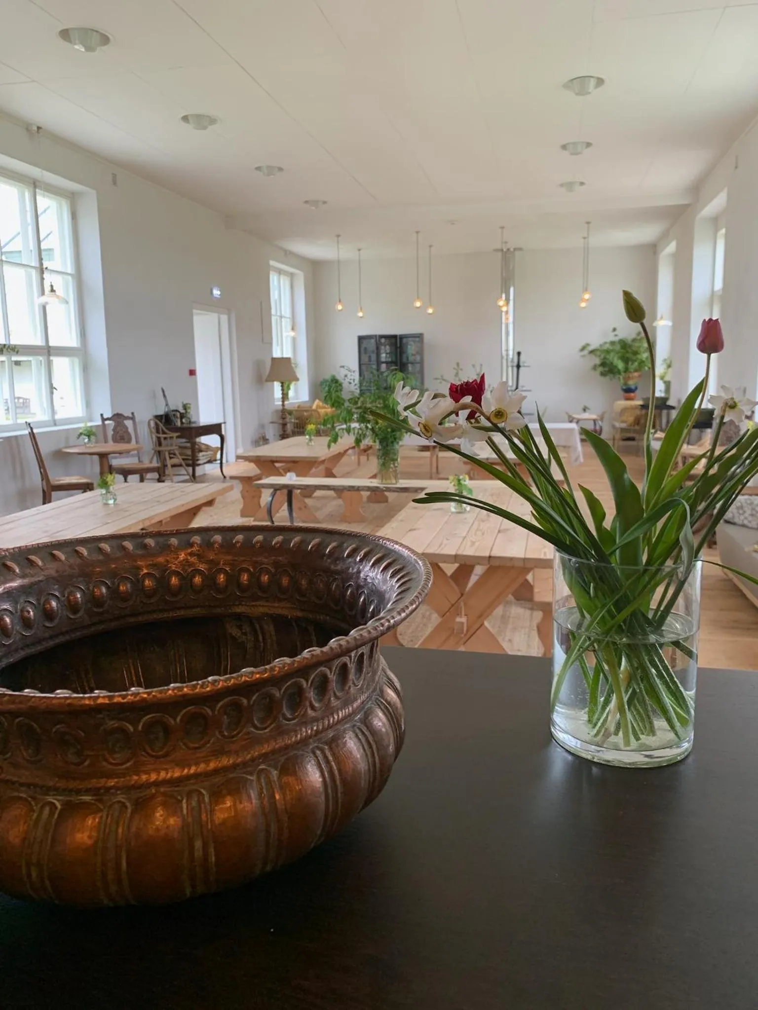 Restaurant/places to eat in Pilguse Residency