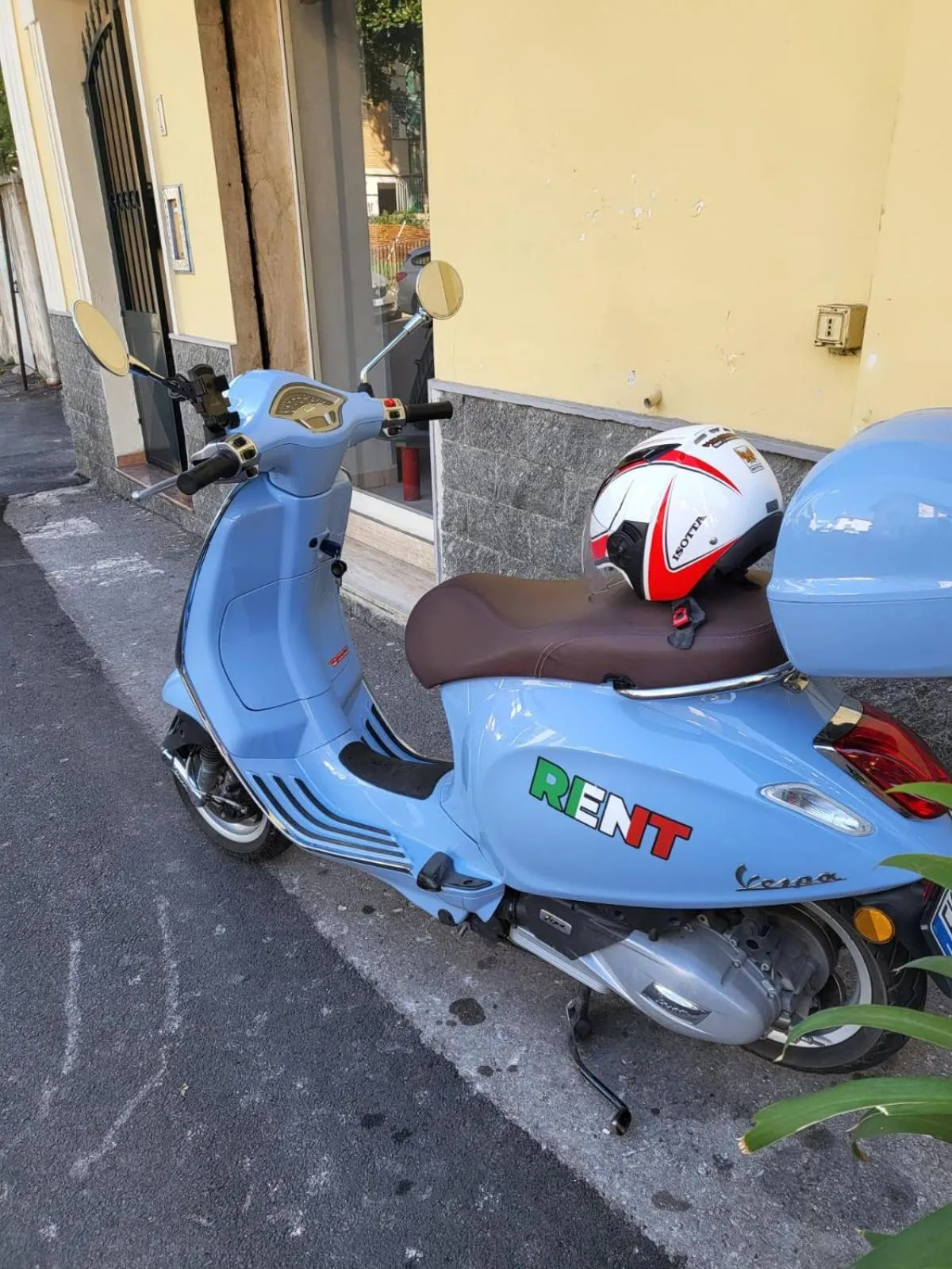 Parking in Granoro Gragnano B&B