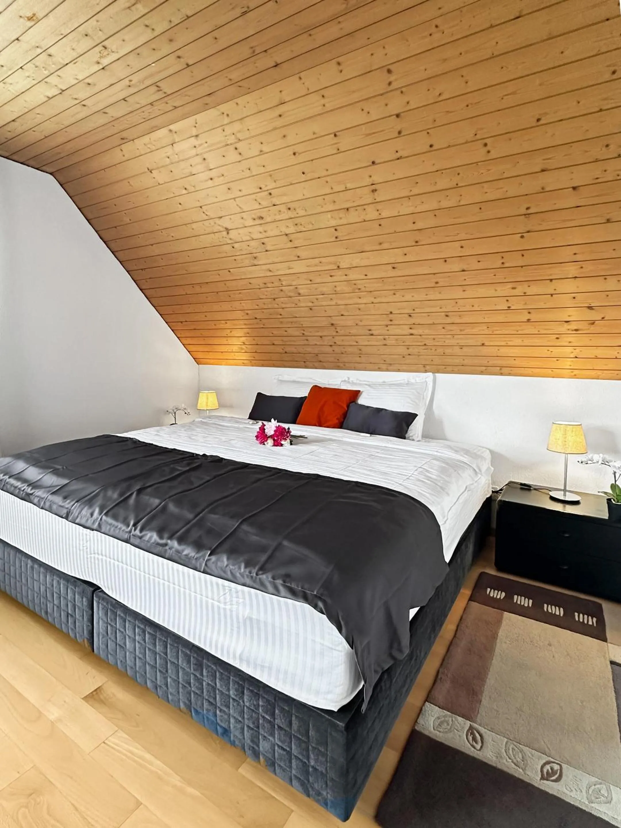 Bedroom, Bed in Centra Hotel Zurich