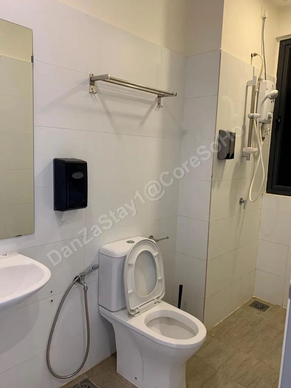 Shower in DanzaStay1@CoreSoHo - nearby KLIA