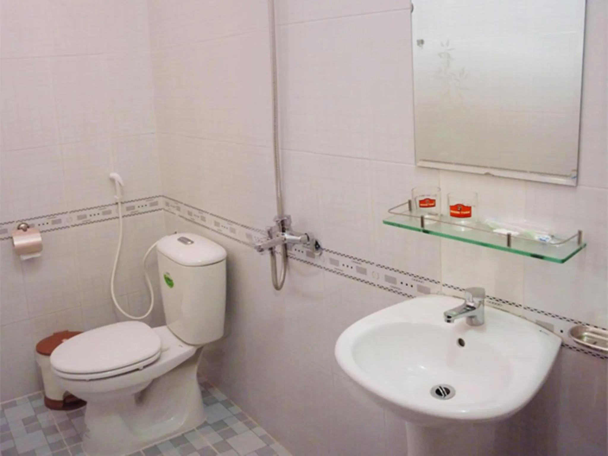 Shower in Minh Anh Garden Hotel