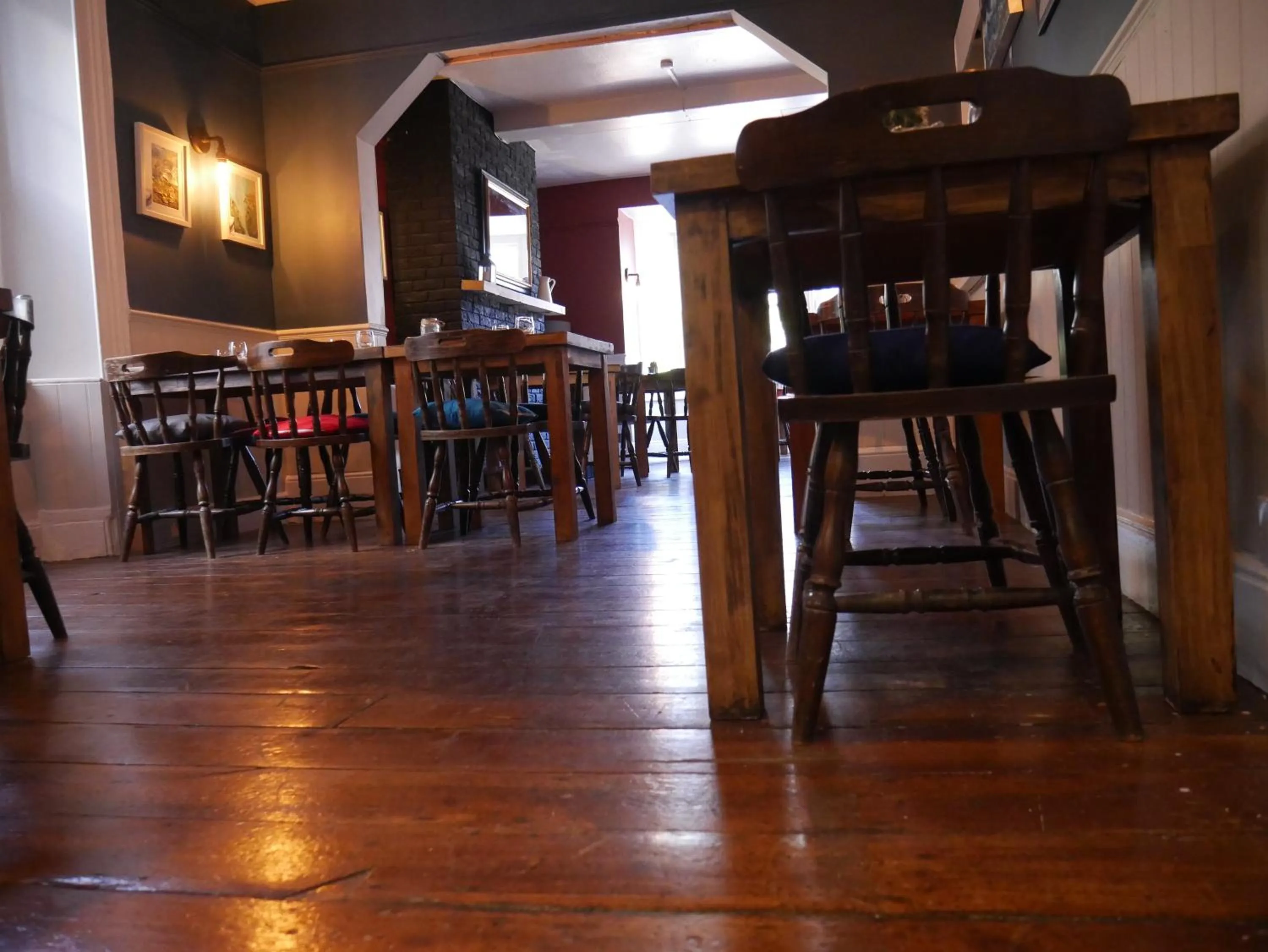 Restaurant/places to eat in The Fox and Hounds