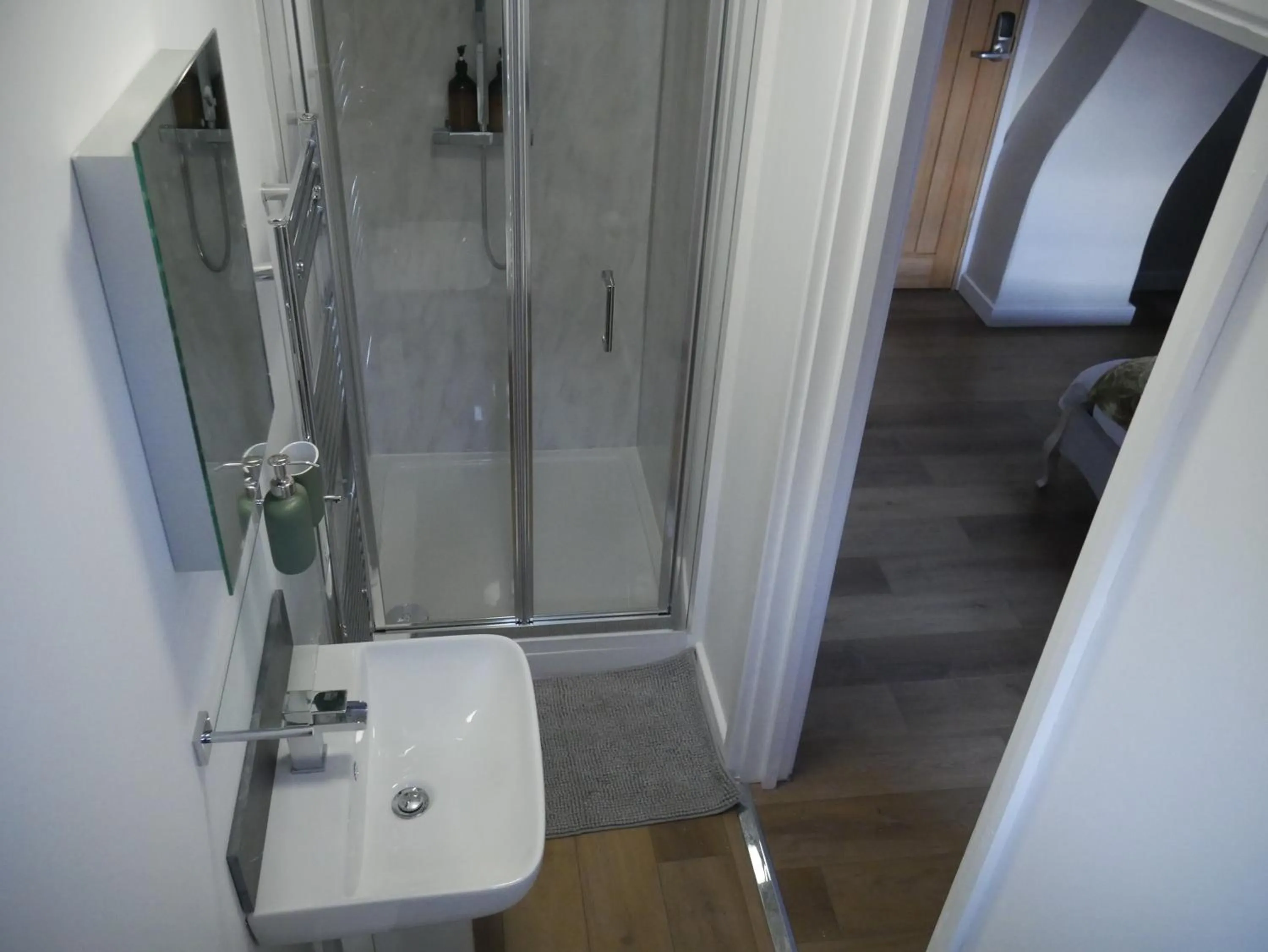 Bathroom in The Fox and Hounds