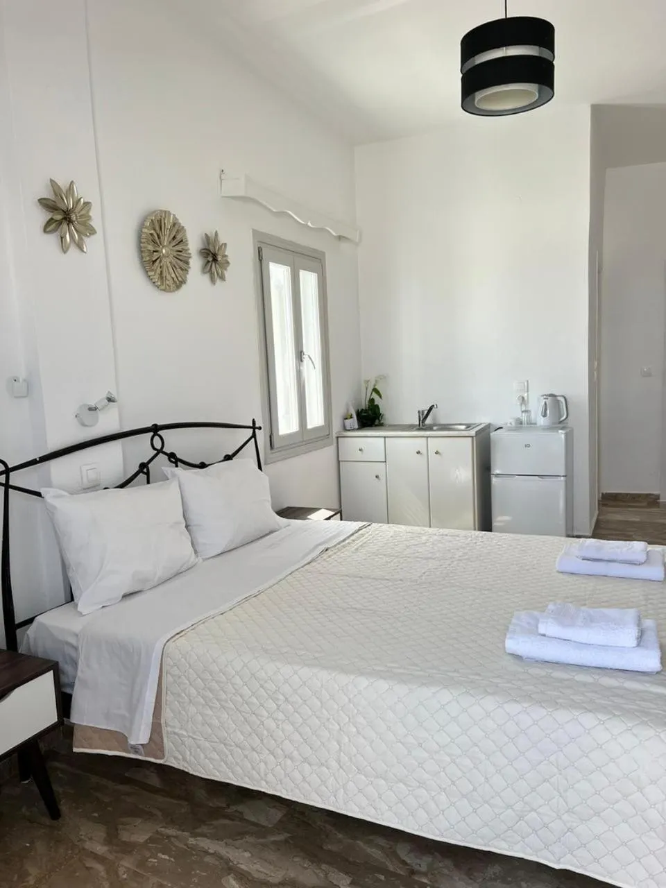 Bedroom, Bed in Vinas Place City Center