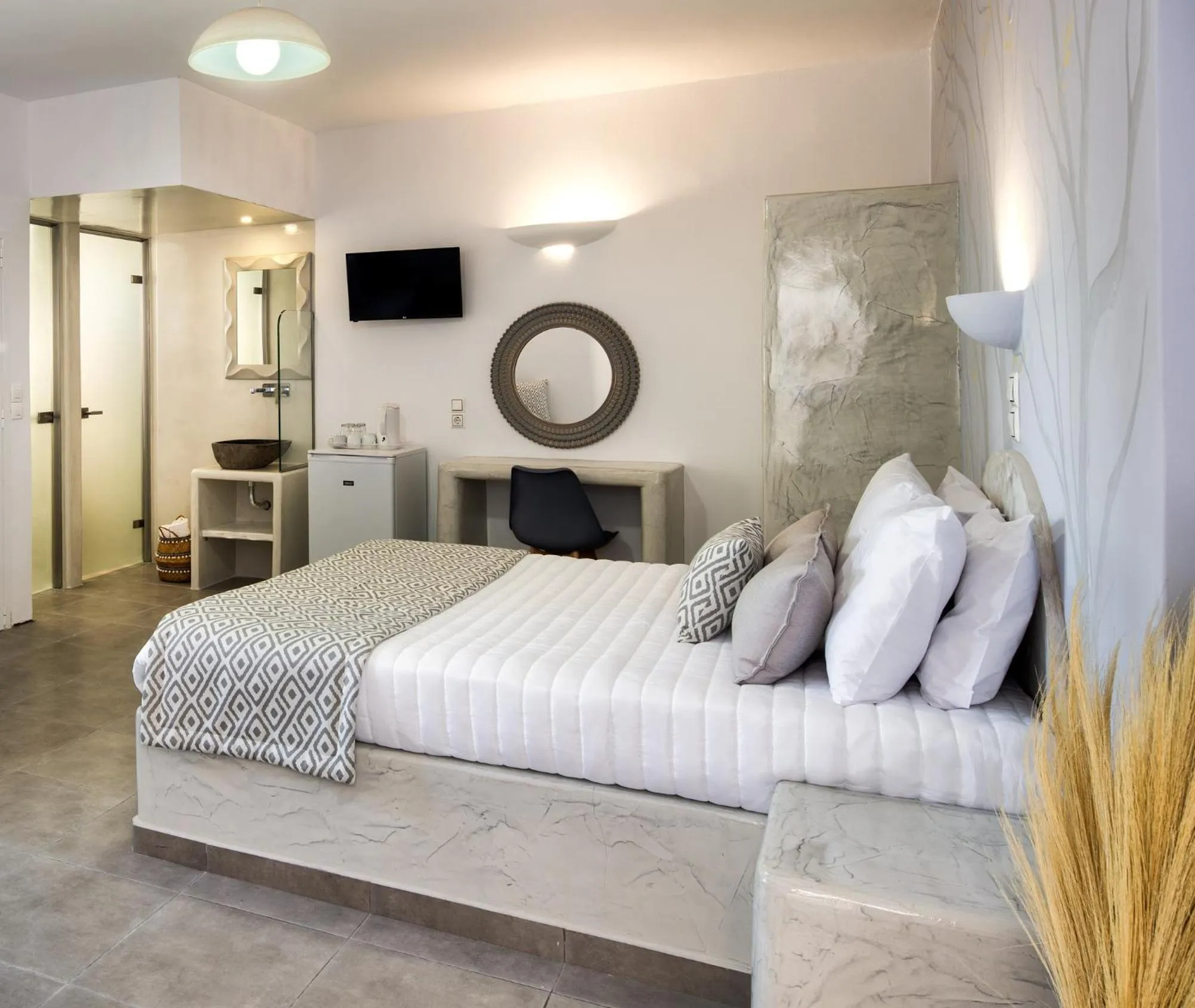 Photo of the whole room, Bed in Vinas Place City Center