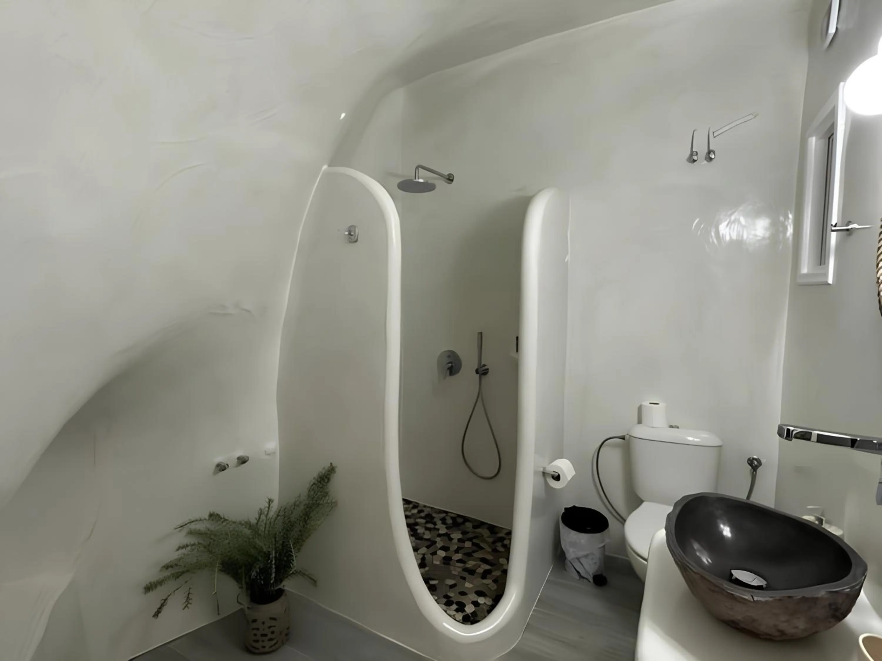 Shower in Vinas Place City Center