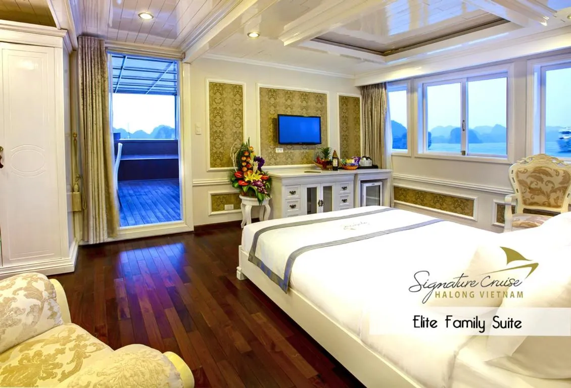 Bed in Signature Halong Cruise