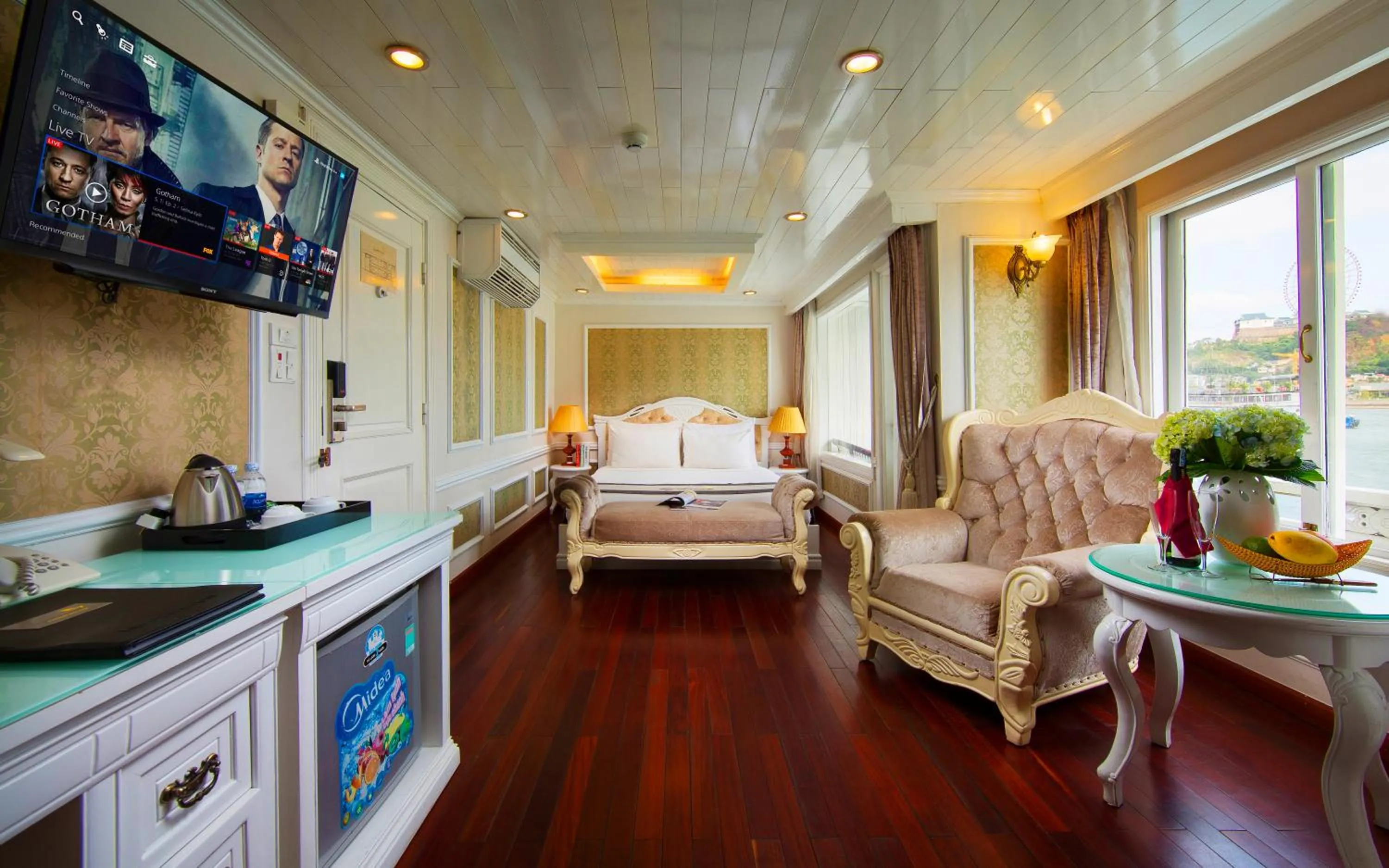 Bed in Signature Halong Cruise