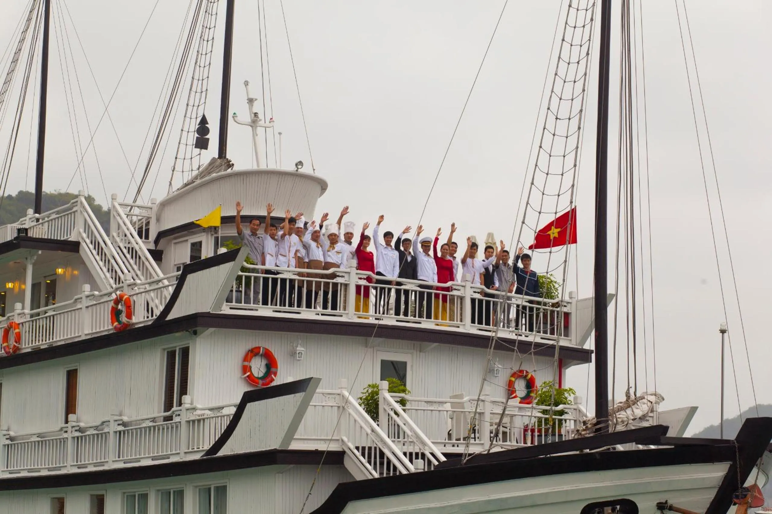 Staff in Signature Halong Cruise