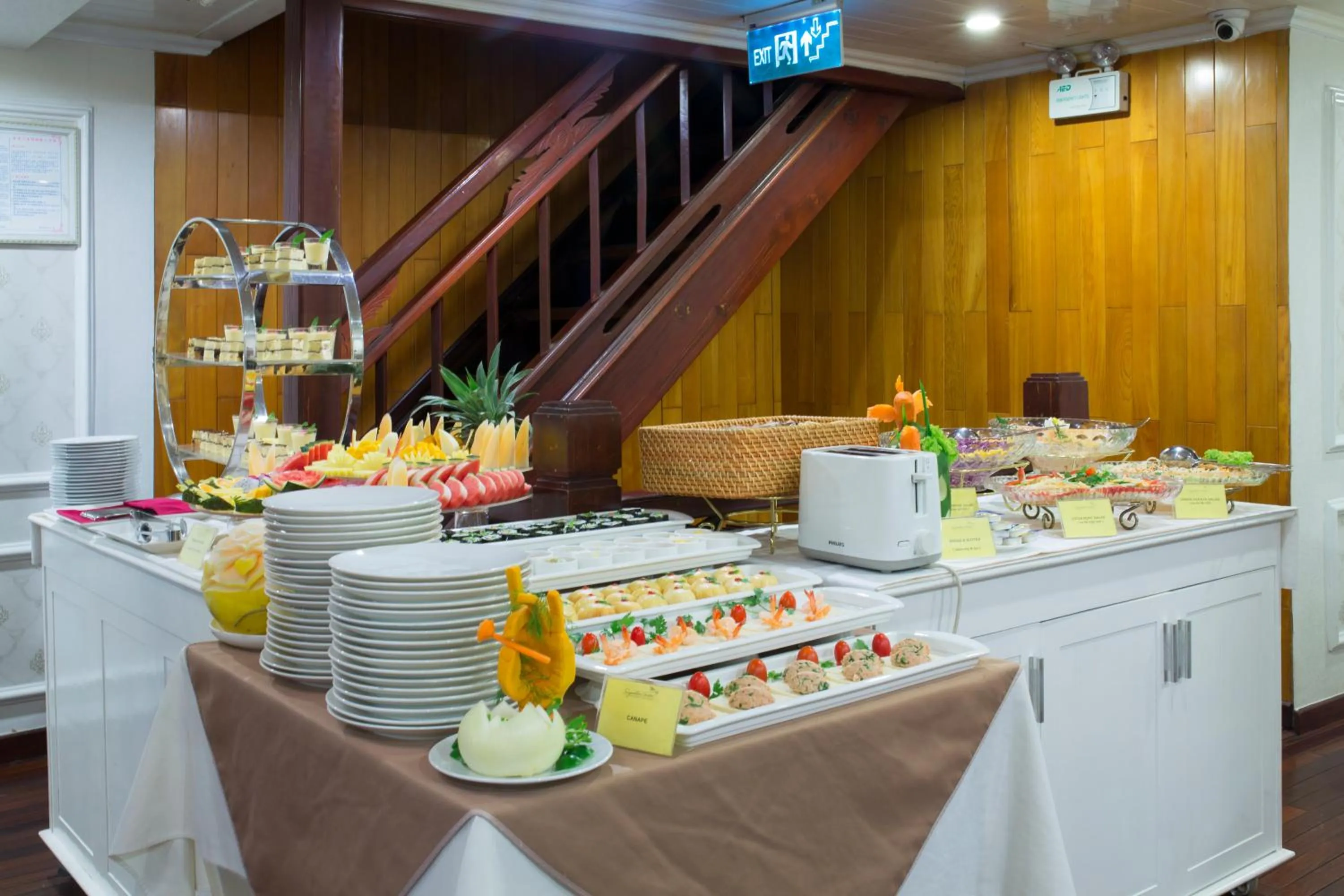 Signature Halong Cruise