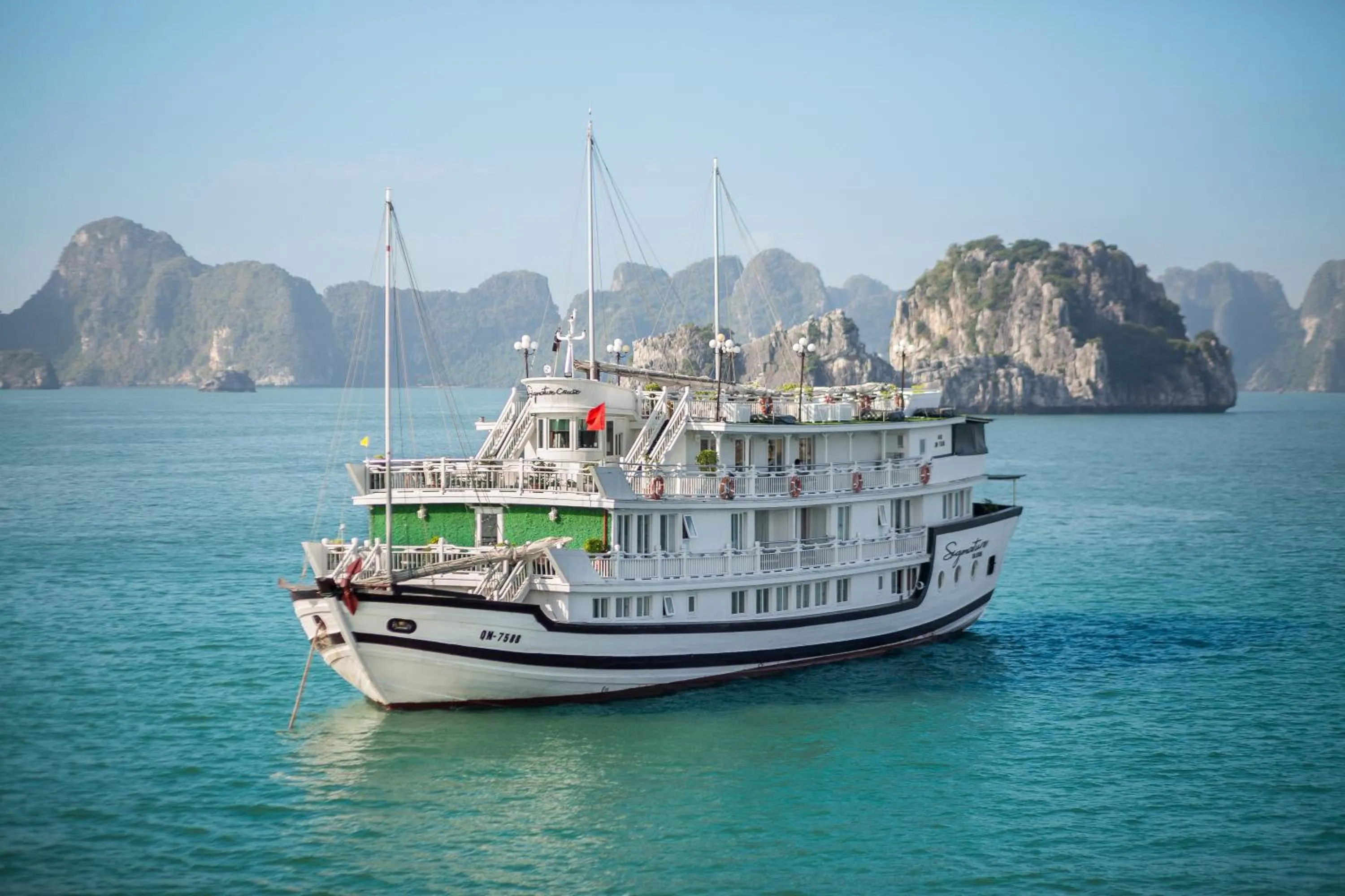 Signature Halong Cruise