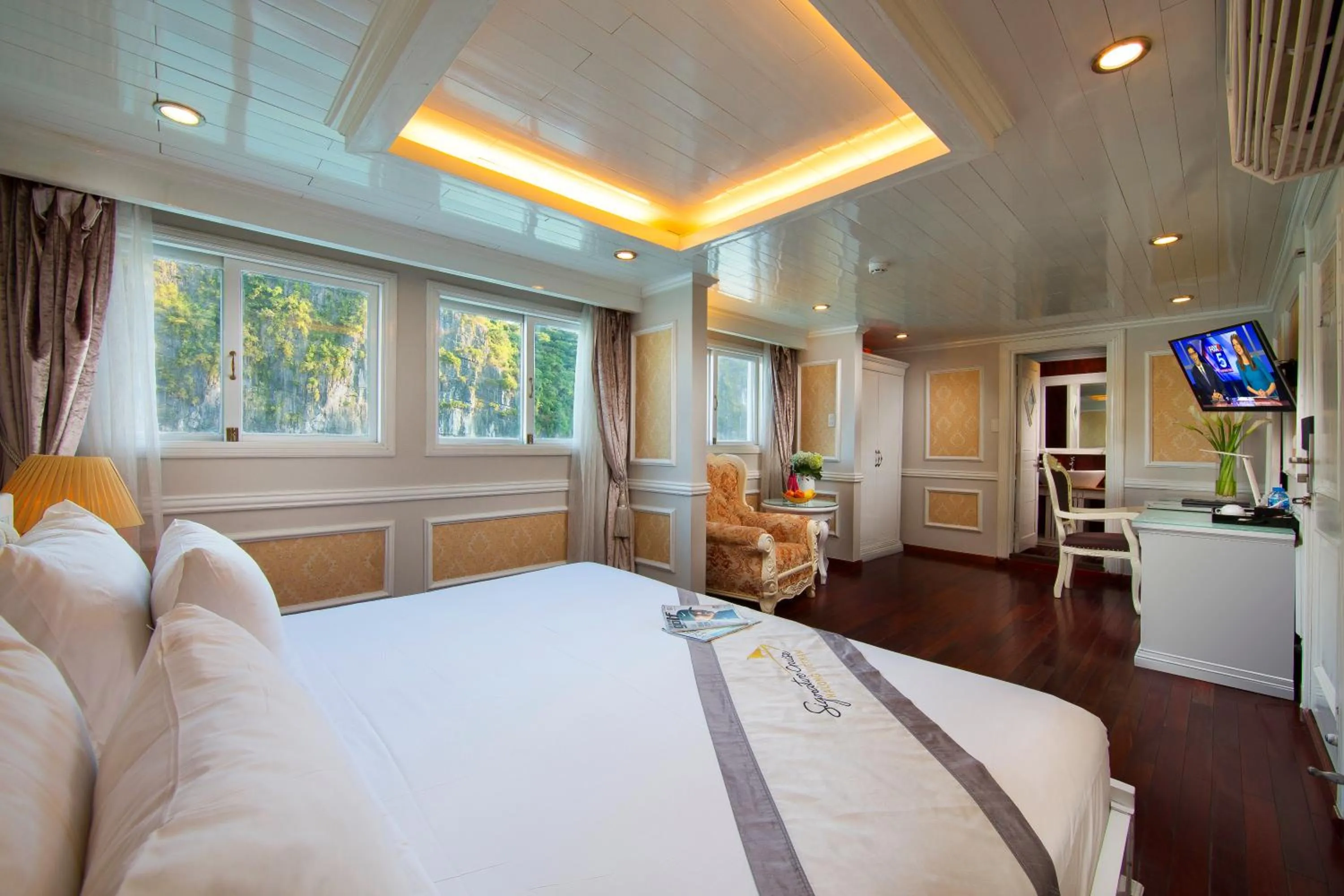 Photo of the whole room, Bed in Signature Halong Cruise