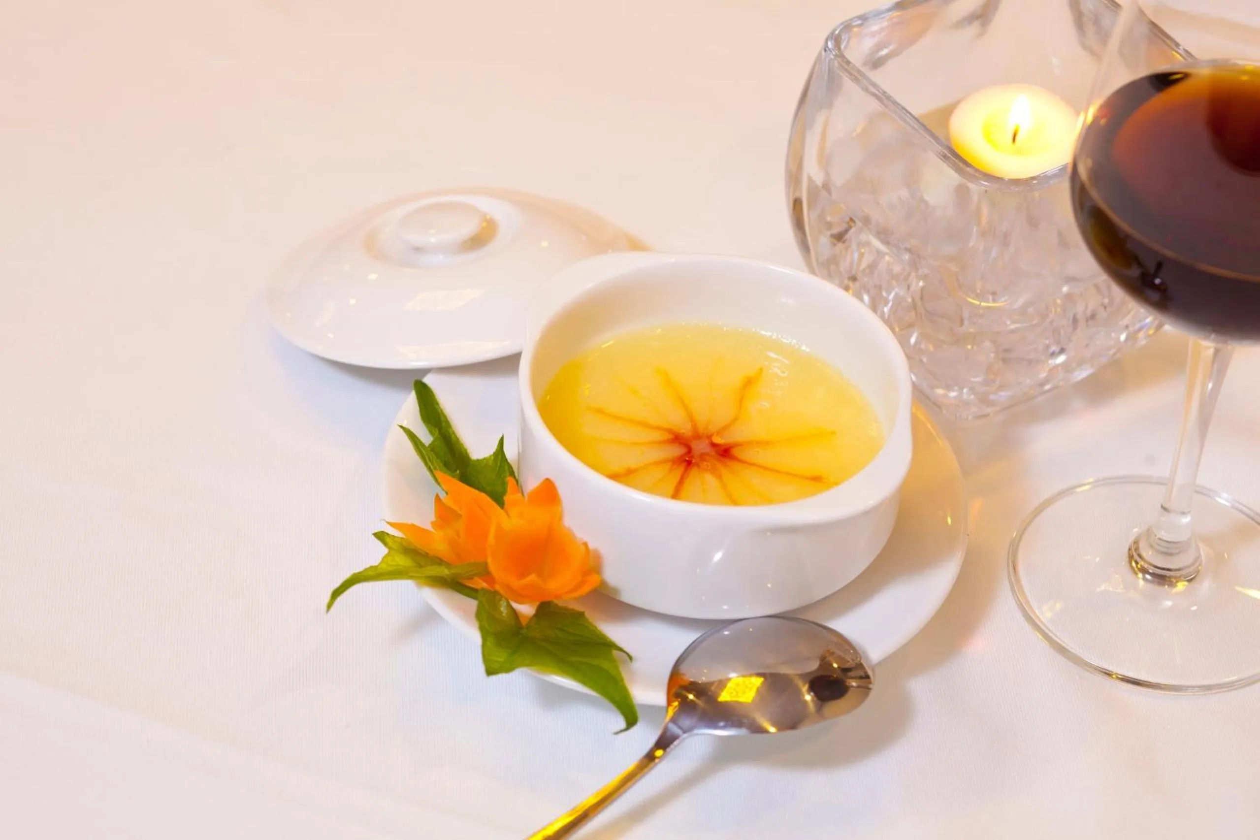 Food and drinks in Signature Halong Cruise