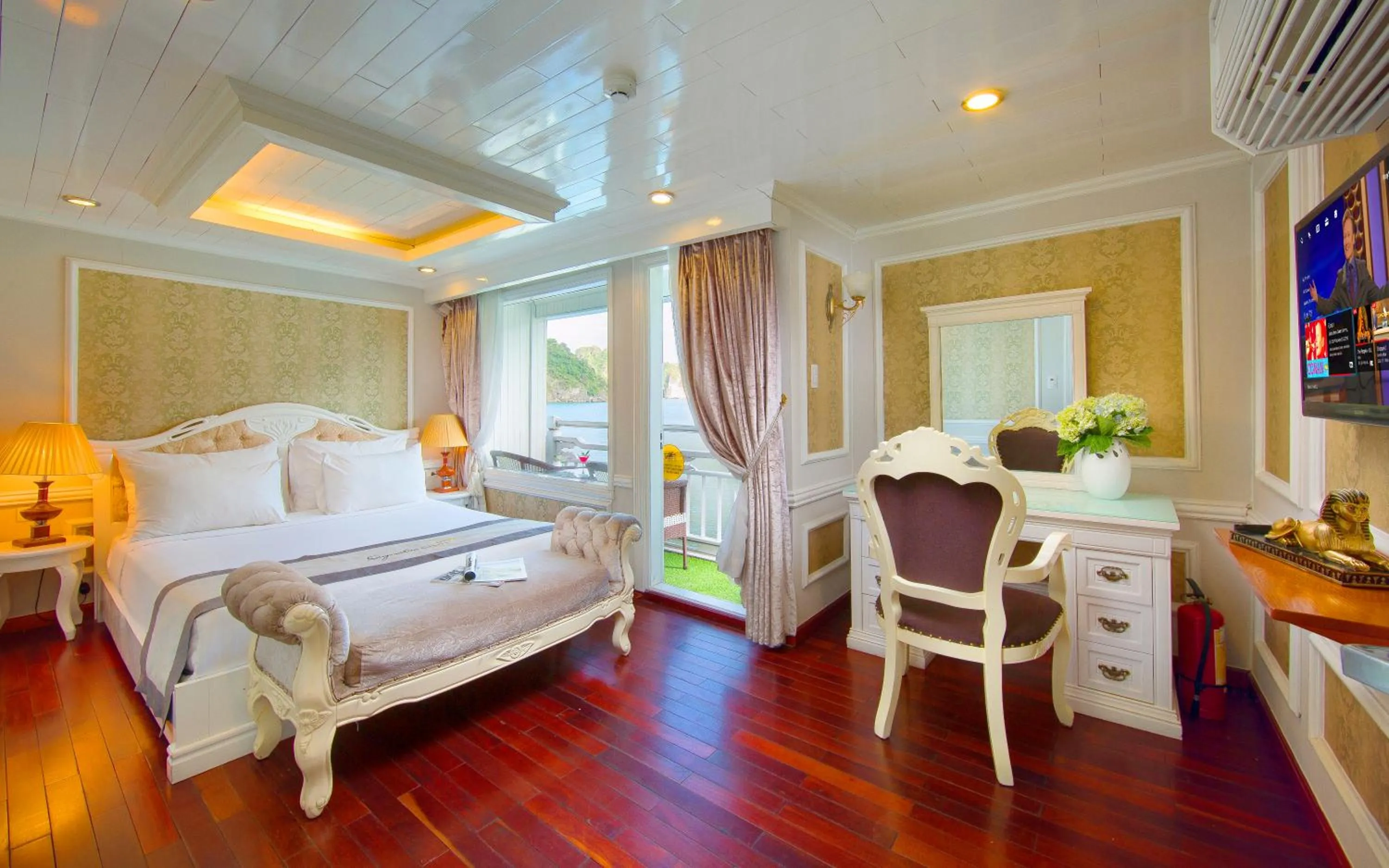Photo of the whole room, Bed in Signature Halong Cruise