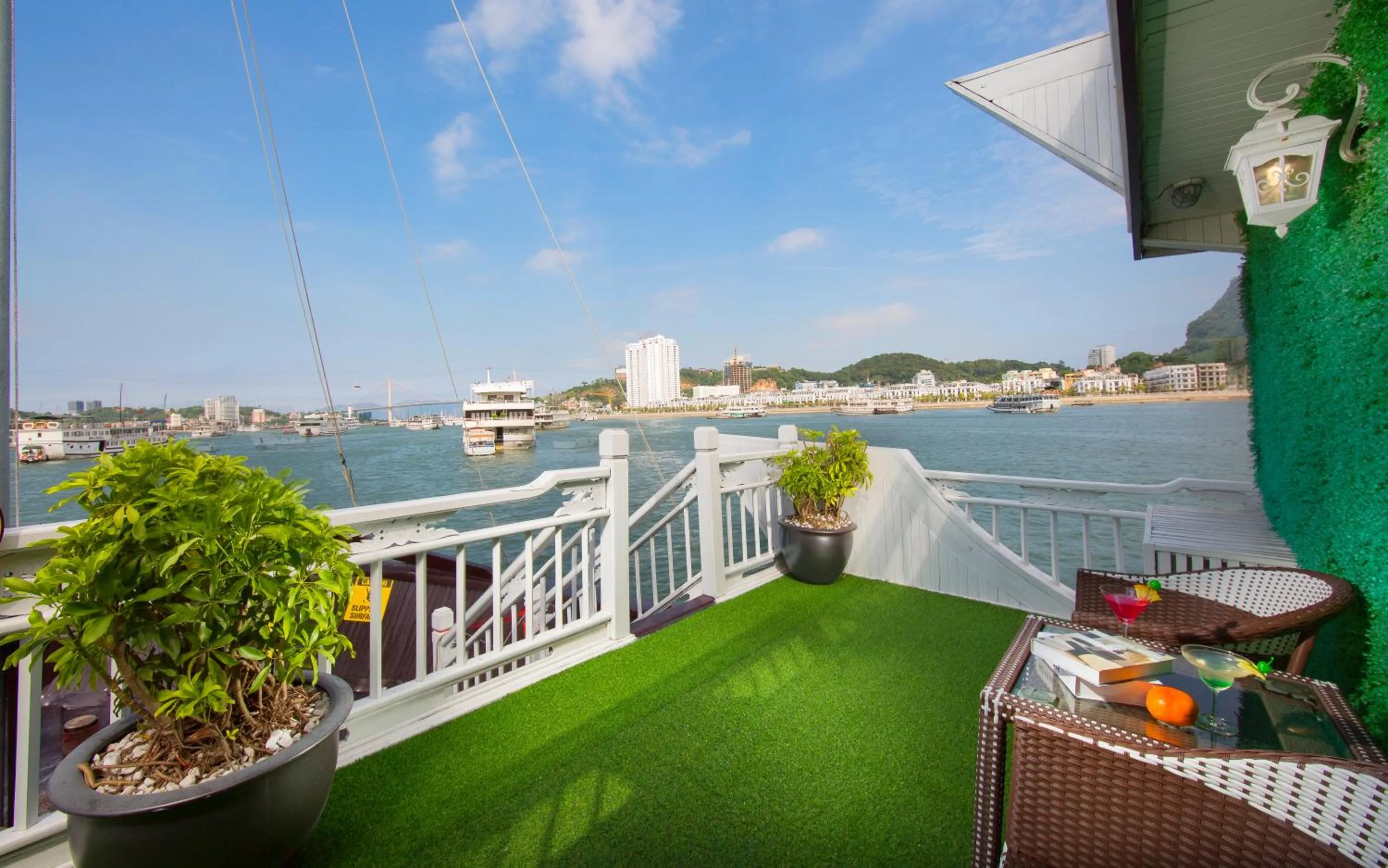 Balcony/Terrace in Signature Halong Cruise