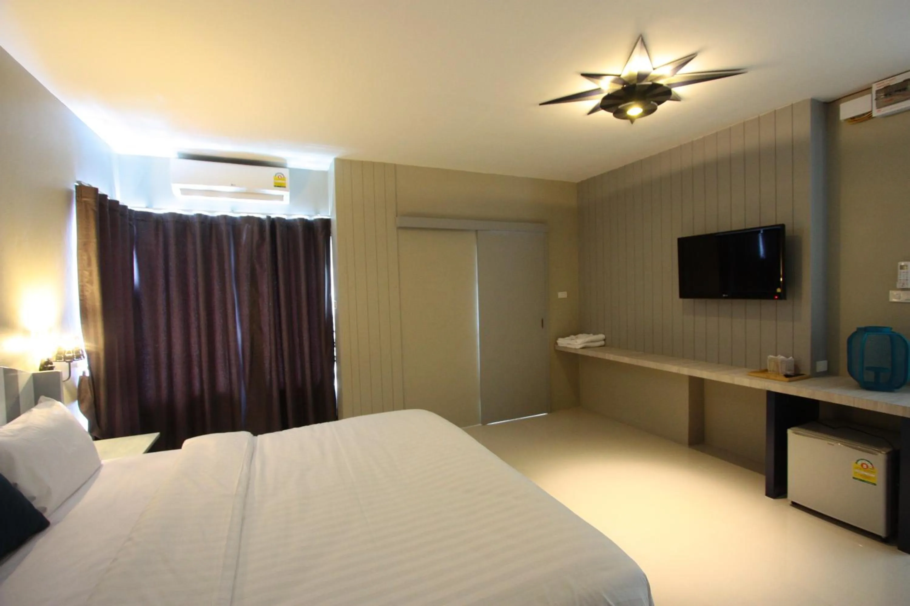 Photo of the whole room, Bed in Hub Hua Hin 57