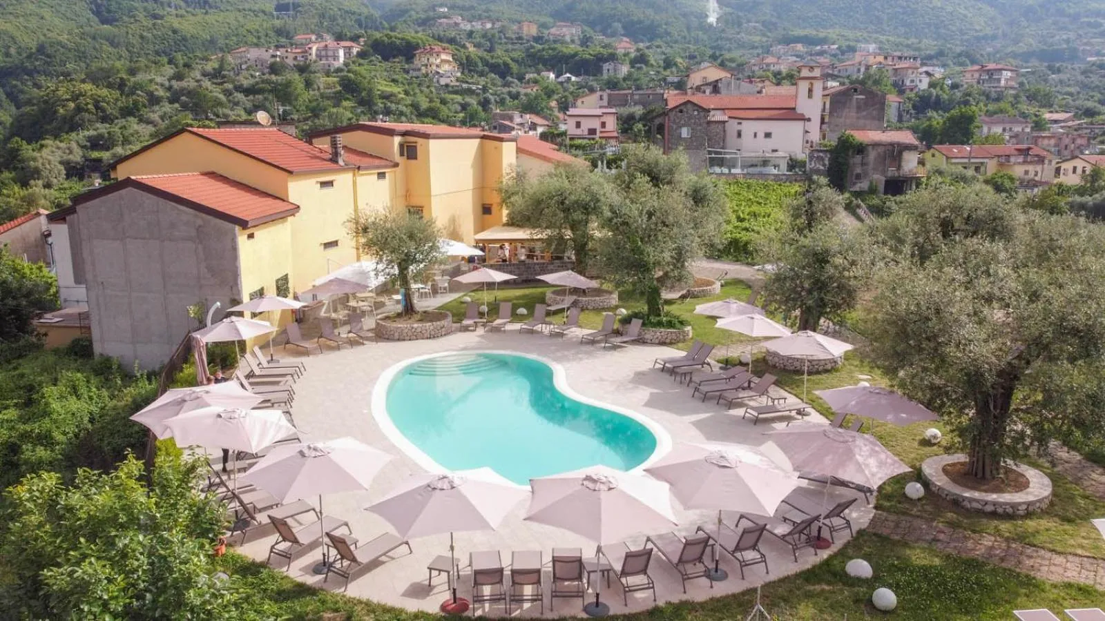 Swimming pool in Tenuta Miranda Agriresort