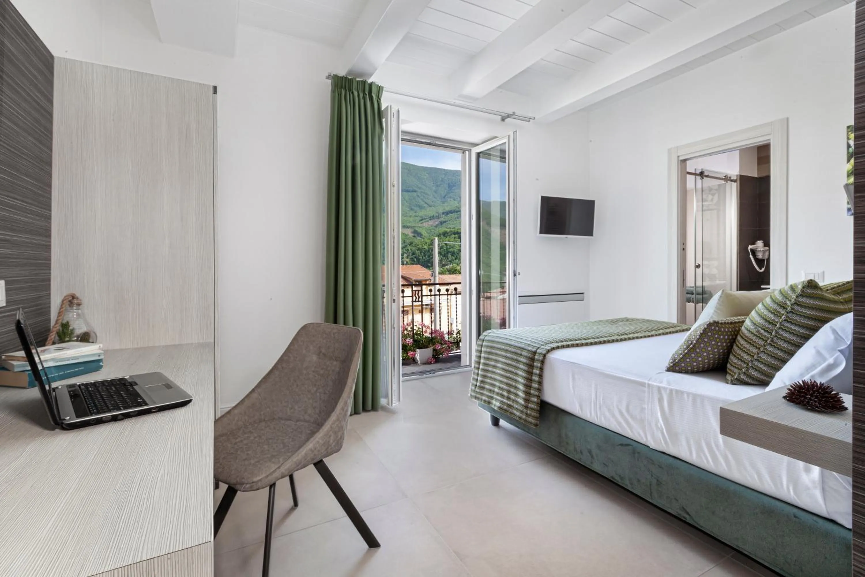 Bedroom, Bed in Tenuta Miranda Agriresort